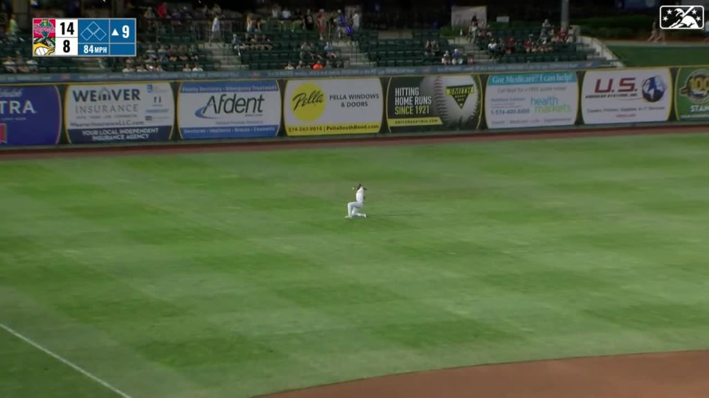 Brennan Davis' sliding catch, 08/25/2023