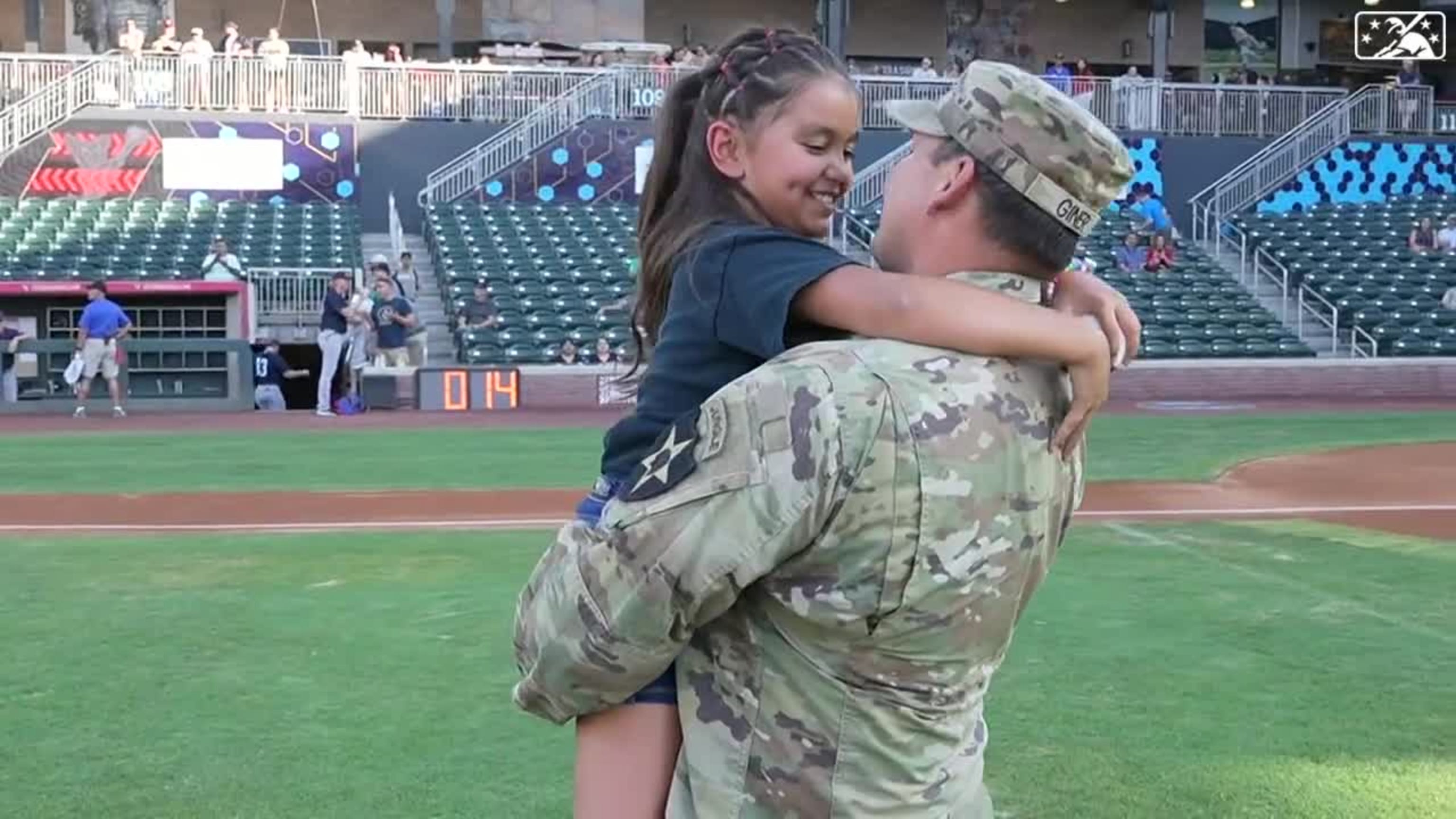 Military homecoming in El Paso | 07/26/2023 | Chihuahuas