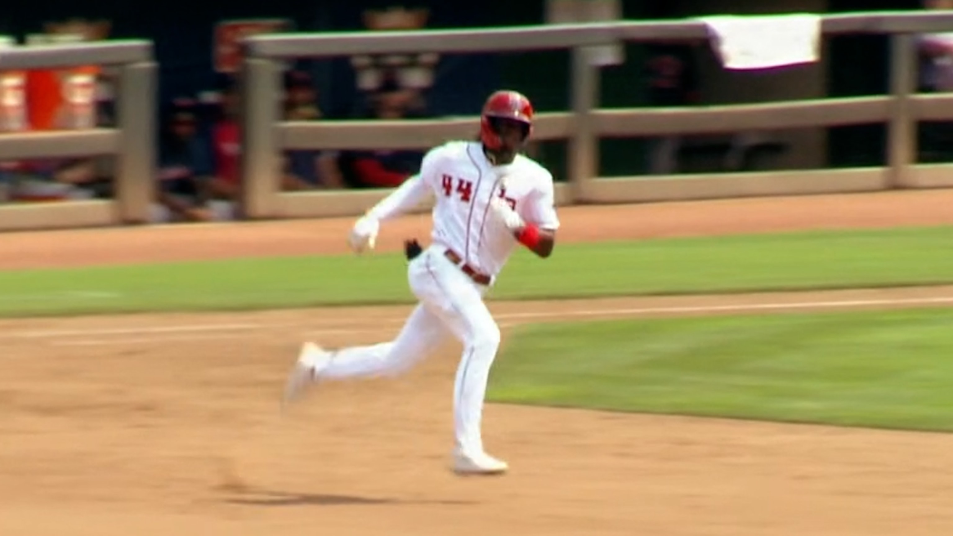 Louisville Bats' Elly De La Cruz displays elite speed, incredible