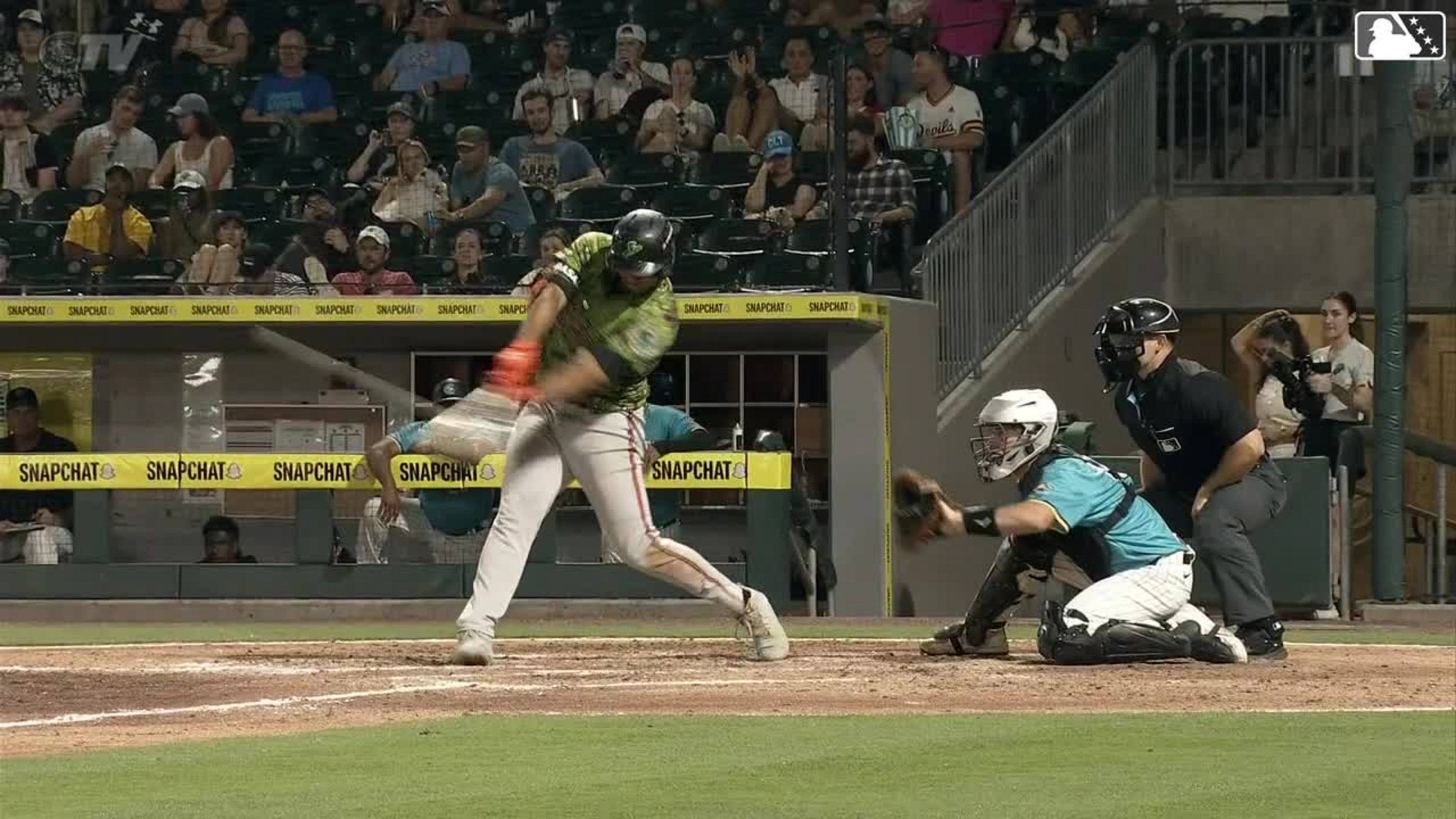 Samuel Basallo crushes a 435 ft. homer