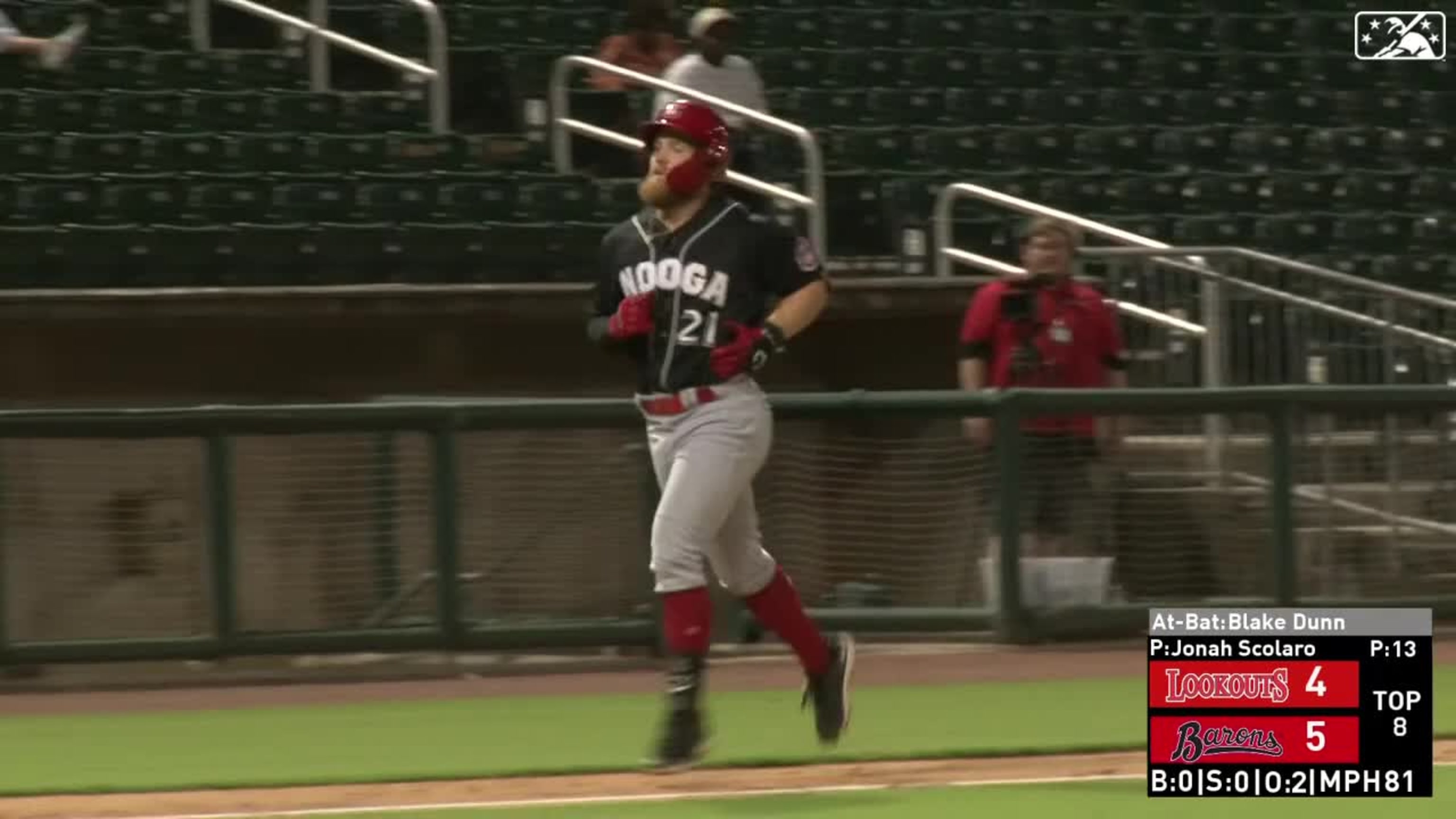 Dunn's final two home runs as a member of the Reds 