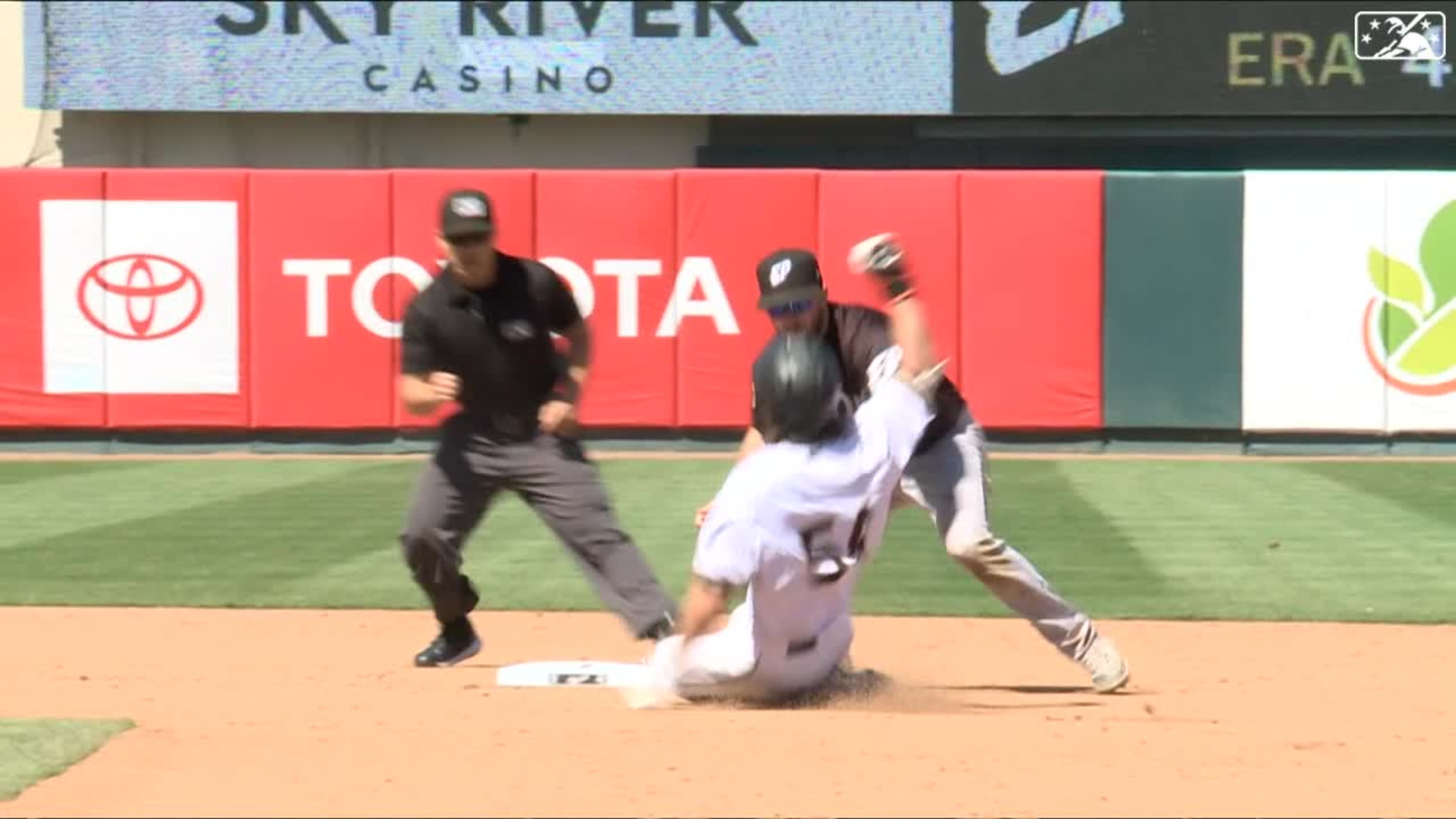 Watch as Tatis Jr. plays for the Chihuahuas during his rehab