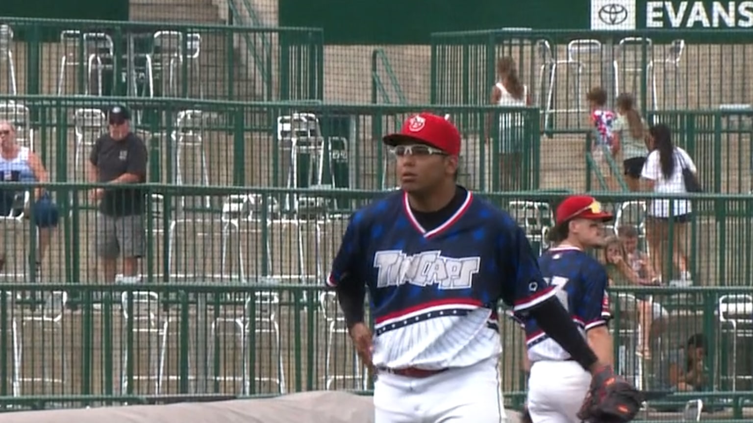 Bradgley Rodriguez escapes a jam 08/04/2024