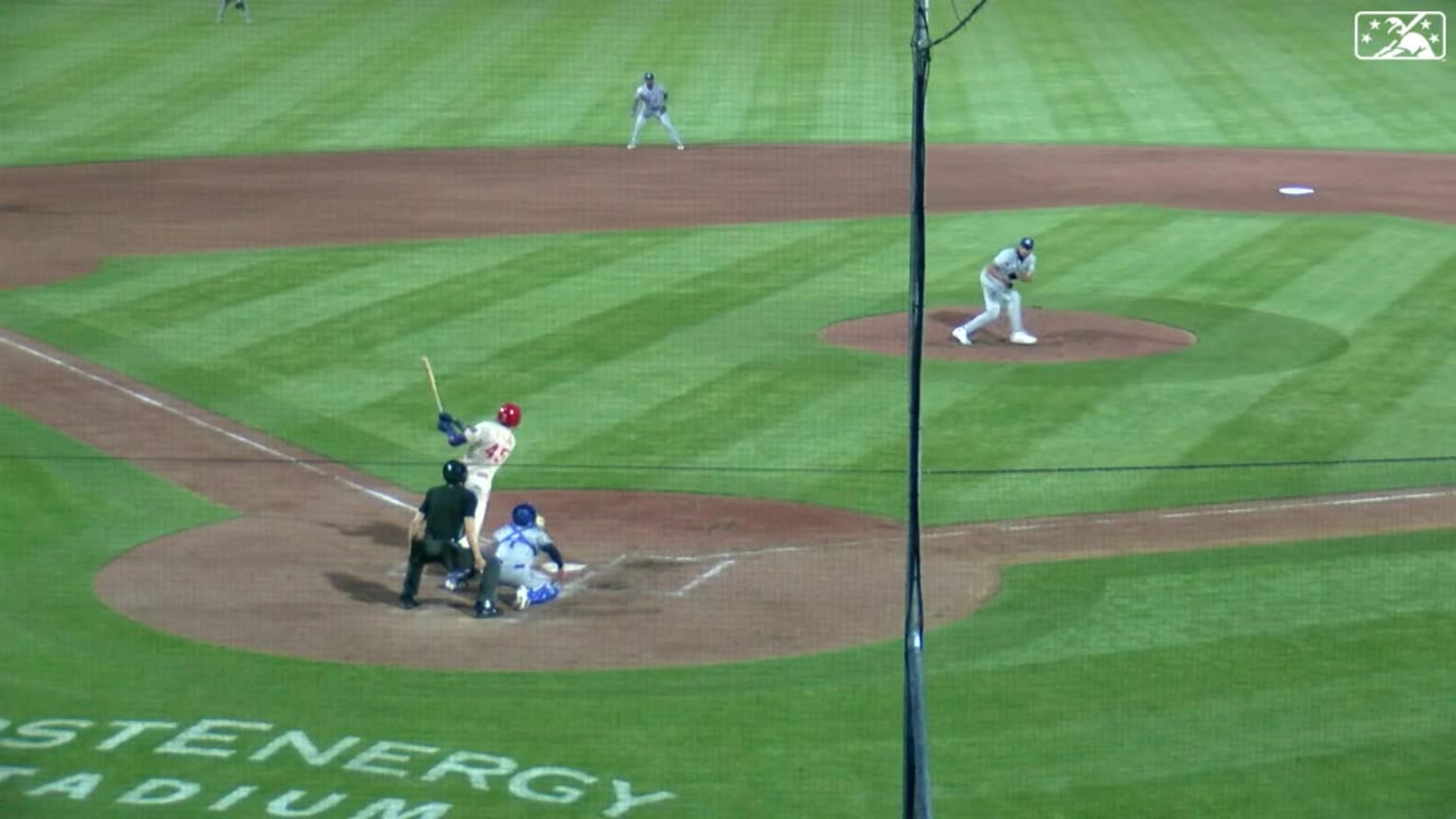 Carlos De La Cruz's solo homer 04/13/2023