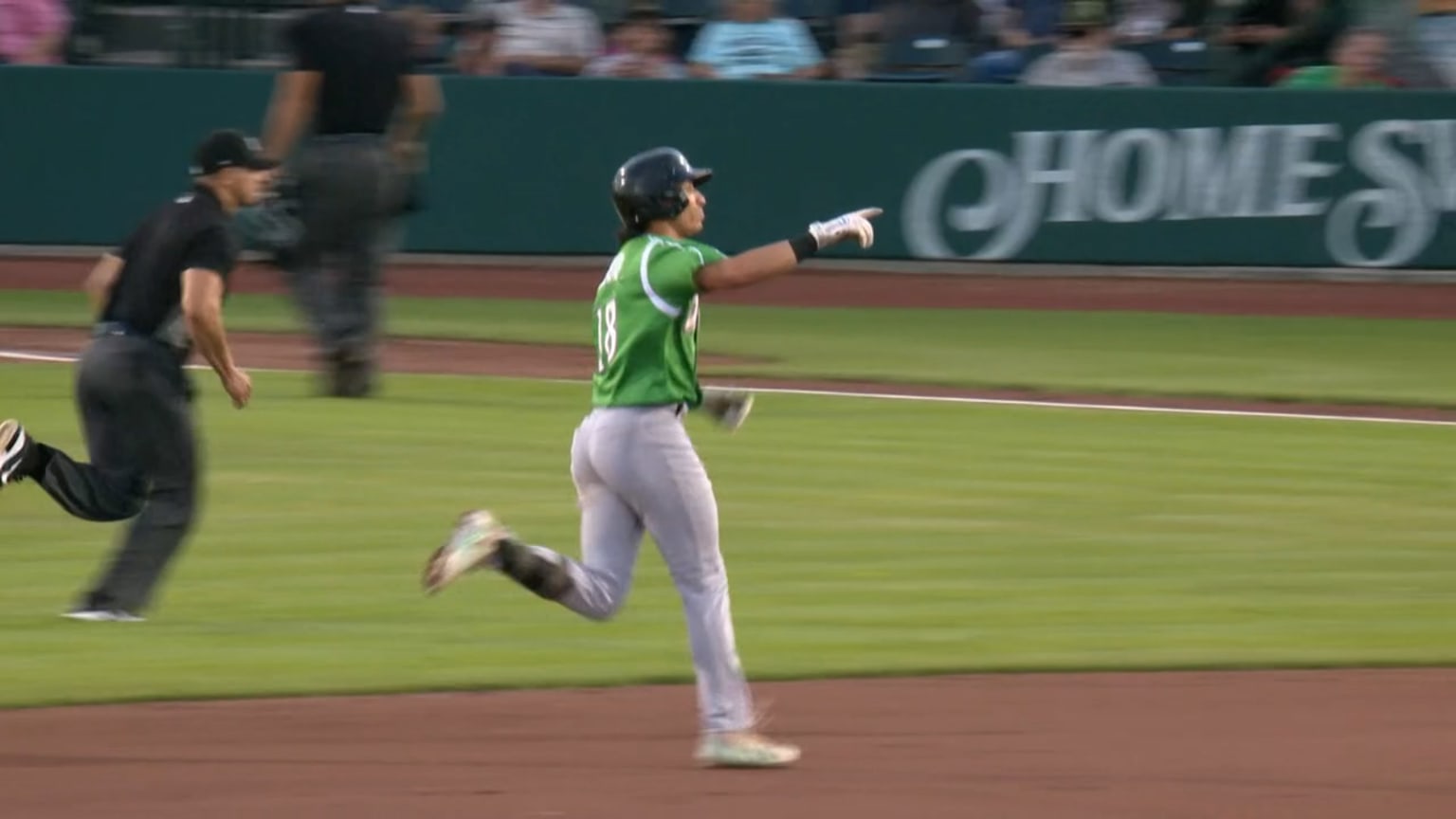 Edwin Arroyo's three-hit game | 07/30/2023 | Dragons