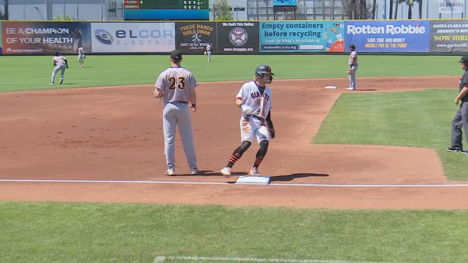 jonah-cox-steals-three-bags-05-01-2024-giants