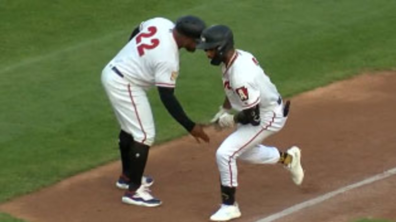 Peguero cranks solo shot to left 09/14/2022 Mexican League
