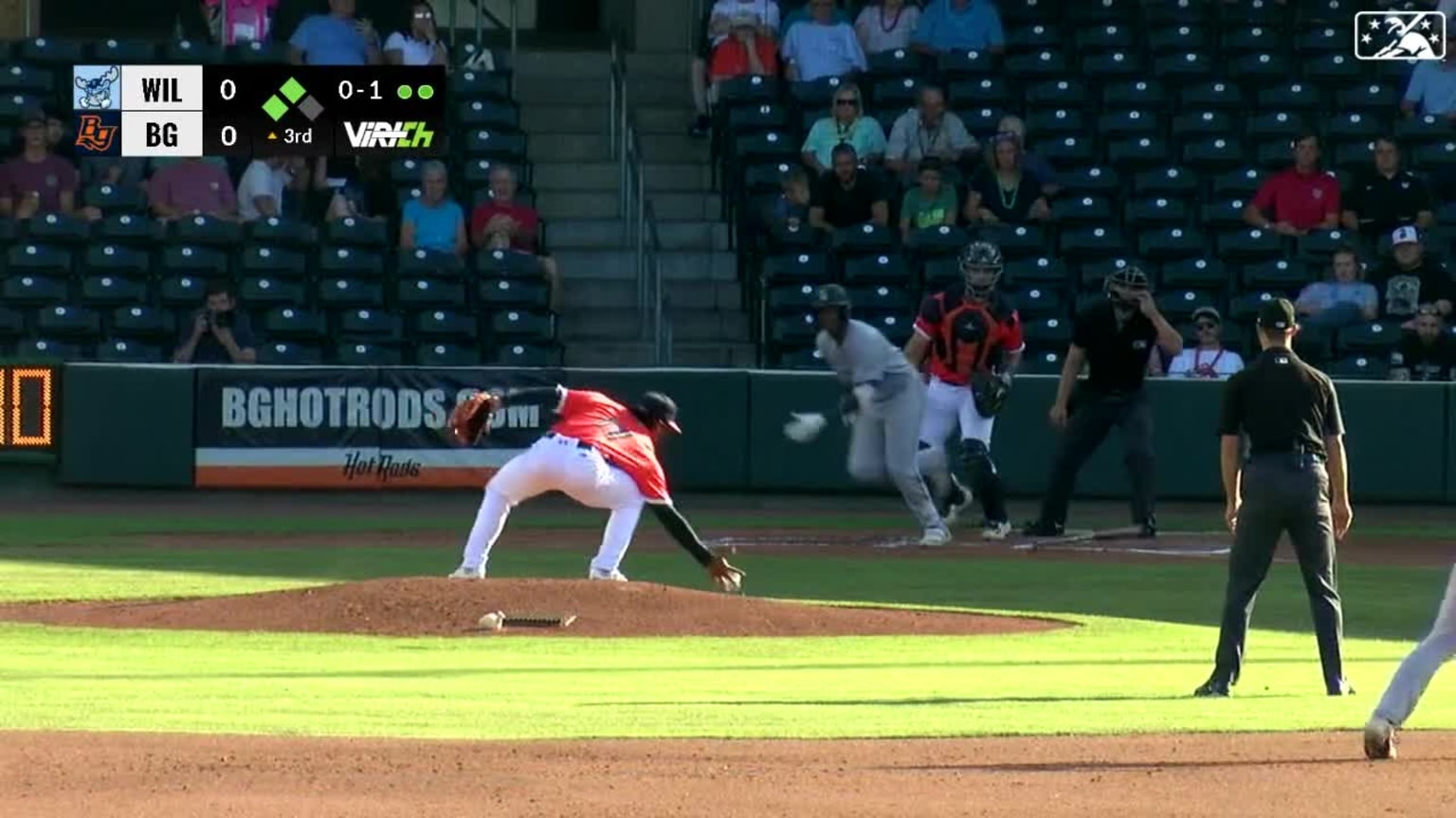 Alfredo Zarraga's barehanded play 08/10/2023 Hot Rods