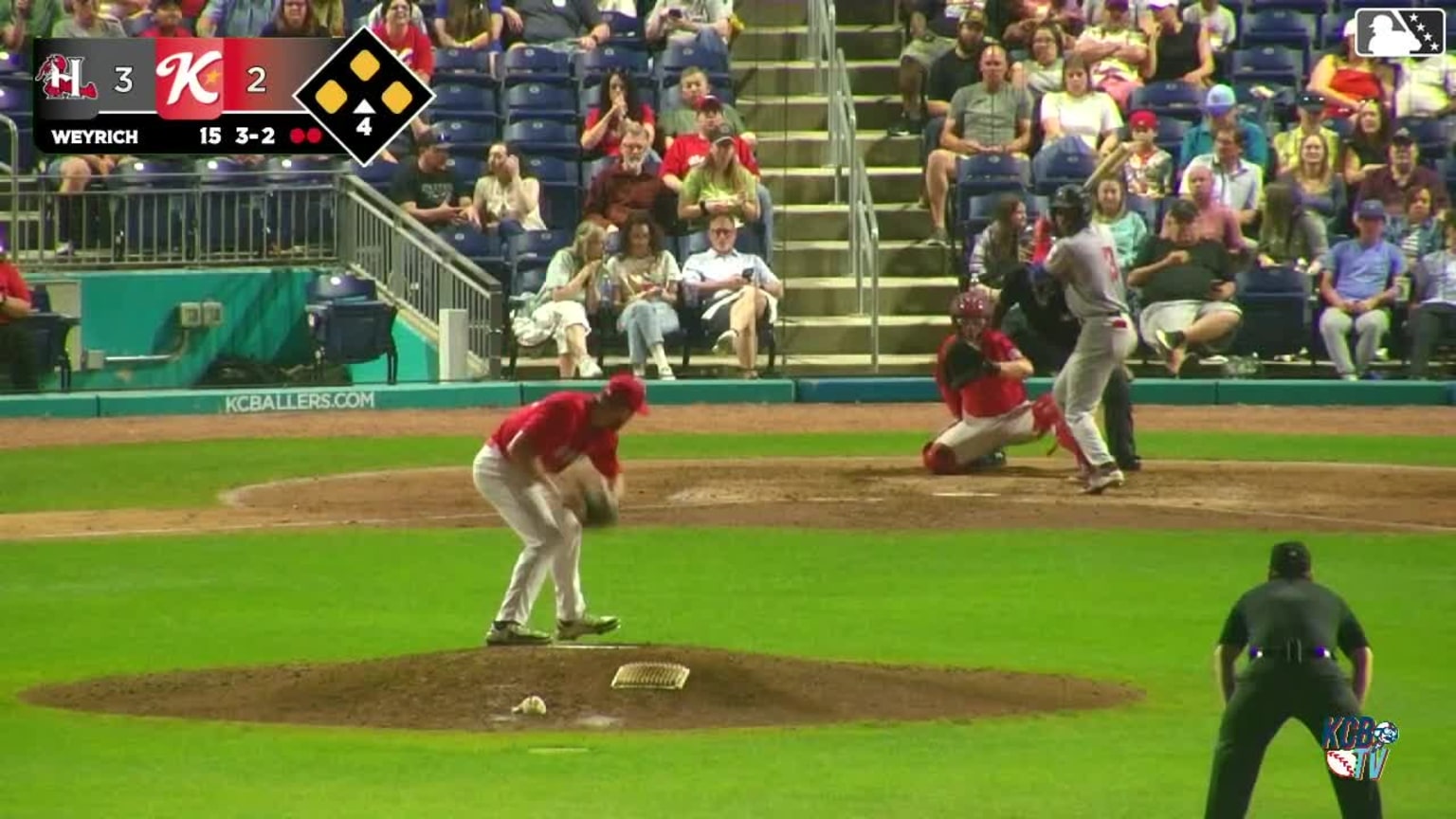 Yolfran Castillo walks. Josh Springer scores. Wady Mendez to 3rd ...