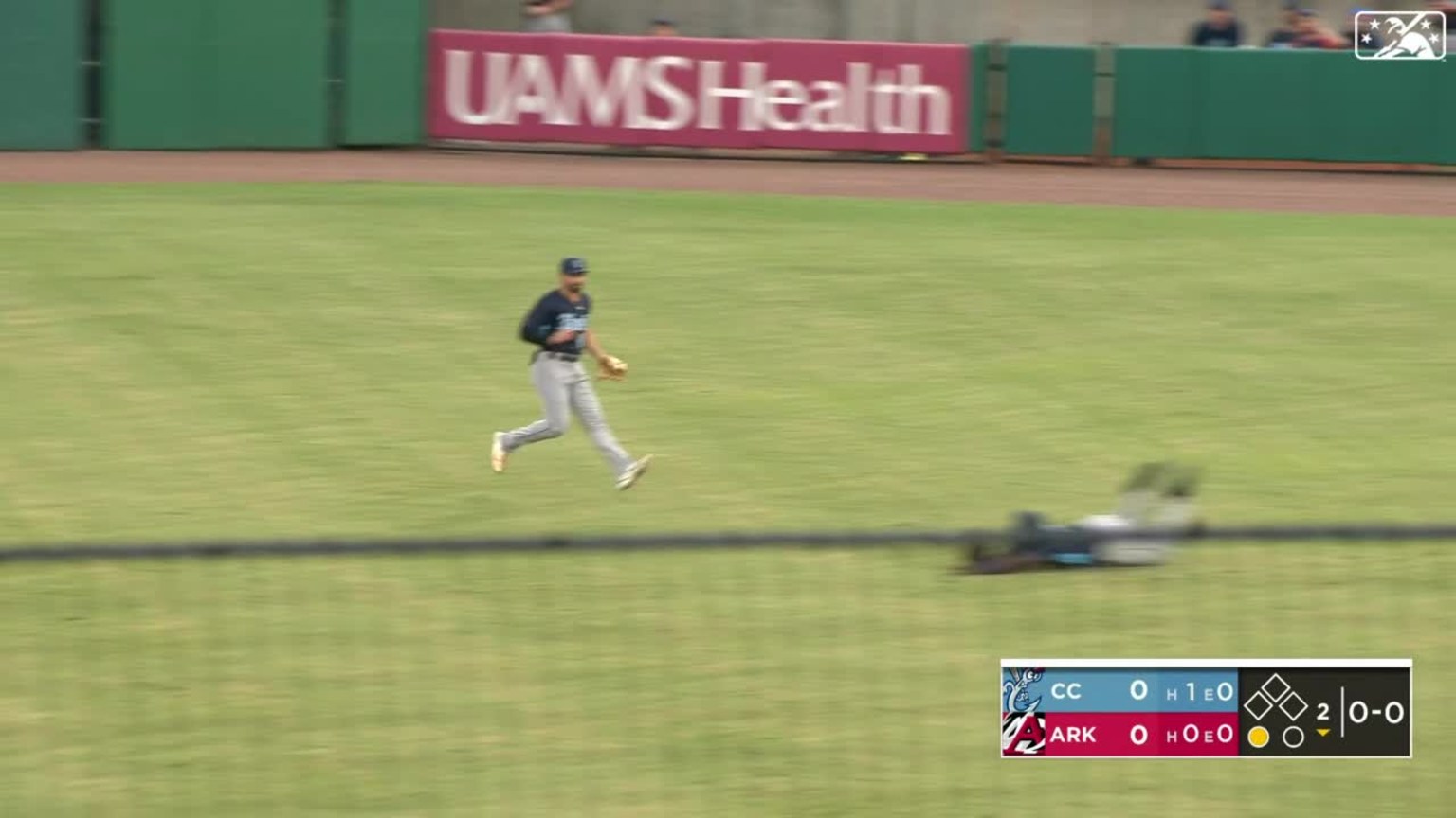 Hamilton dives for bloop 09/23/2022 Hooks