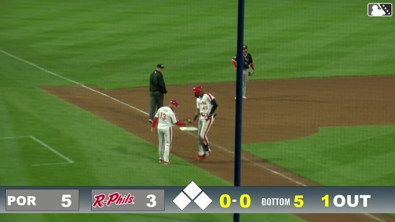 Carlos De La Cruz clubs his fifth homer 06/12/2024 Fightin Phils