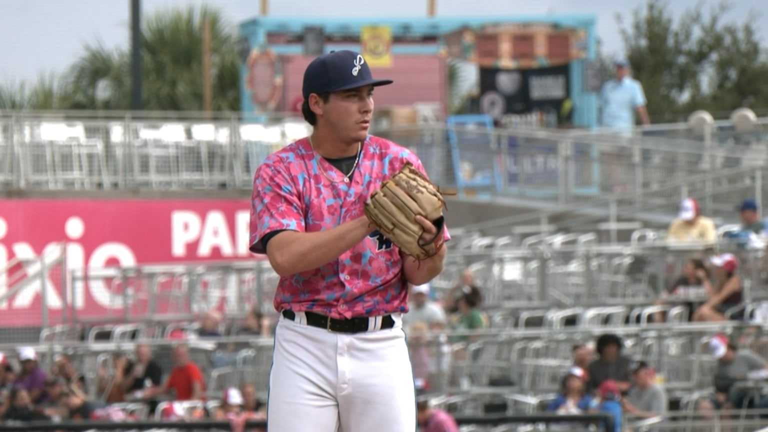 Evan Fitterer fans seven | 09/15/2024 | Blue Wahoos