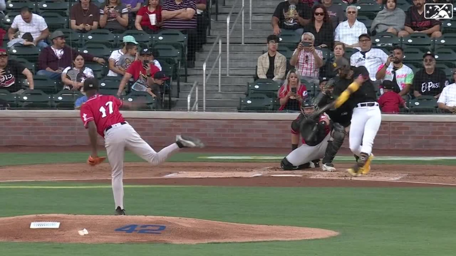 Fernando Tatis Jr.'s great throw, 04/29/2023