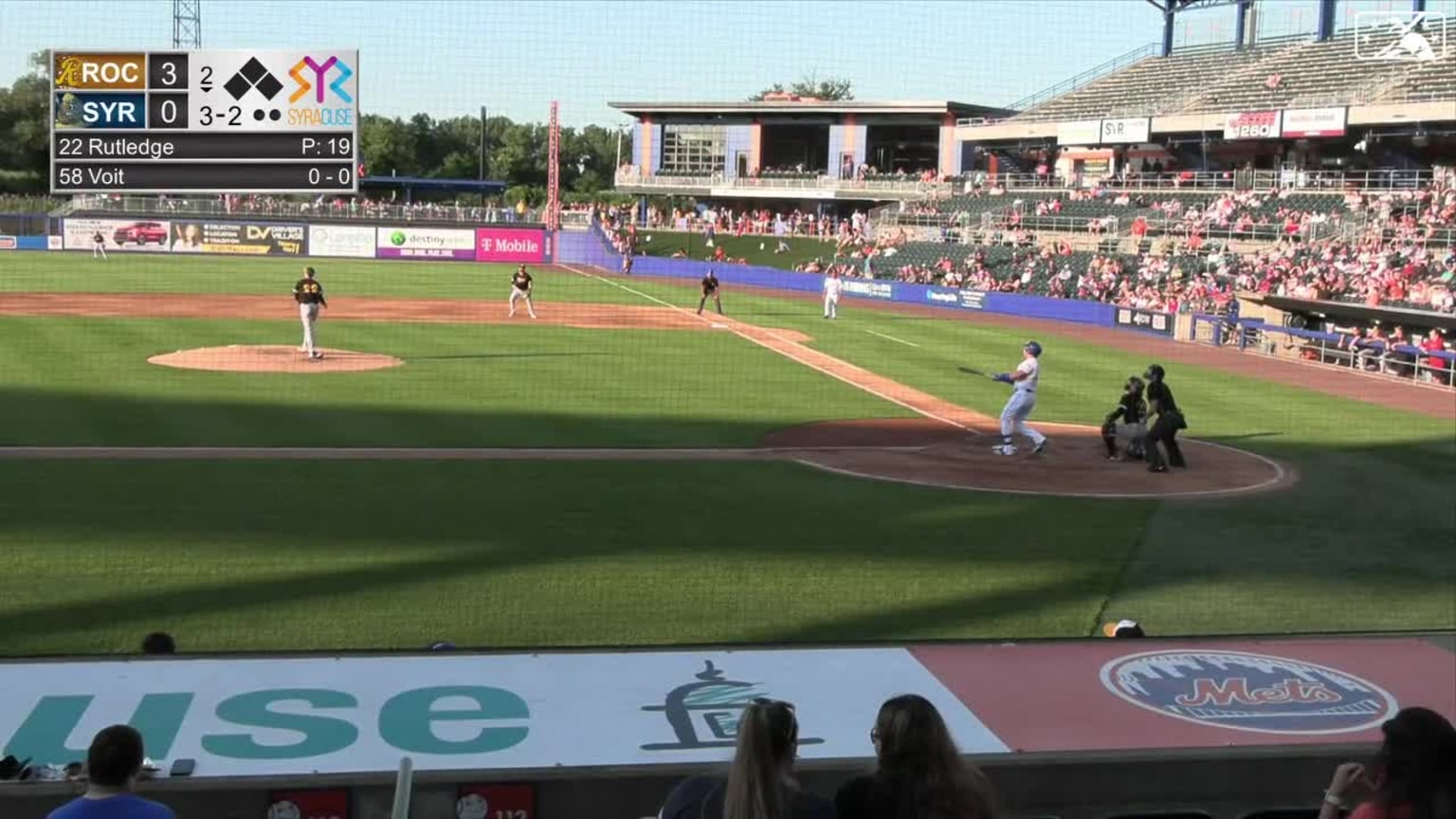 Luke Voit hits a three-run homer, 07/27/2023