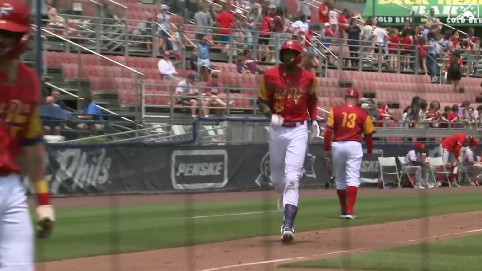 carlos-de-la-cruz-s-two-run-homer-05-23-2023-fightin-phils