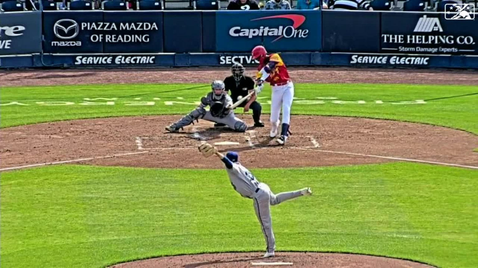 Carlos De La Cruz's solo home run 04/16/2023