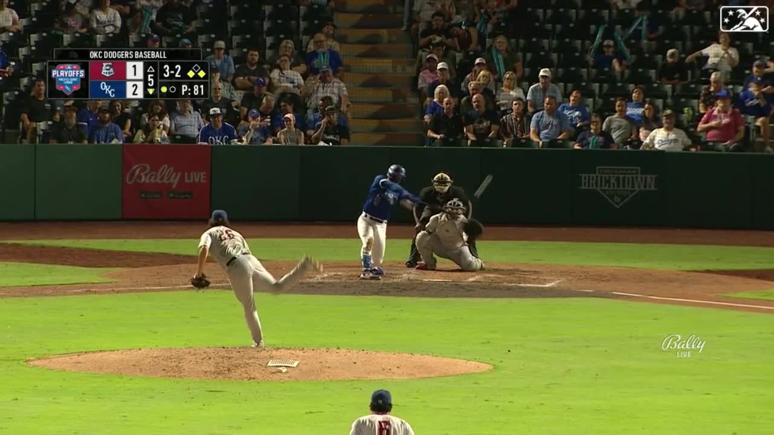 Dog catches Michael Busch's homer, 03/25/2023