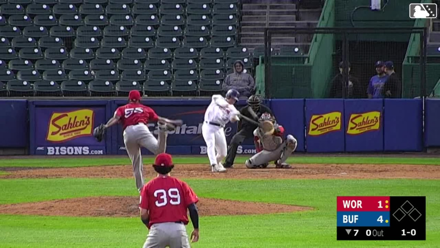 Alan Roden slugs a solo homer | 05/14/2025 | Bisons