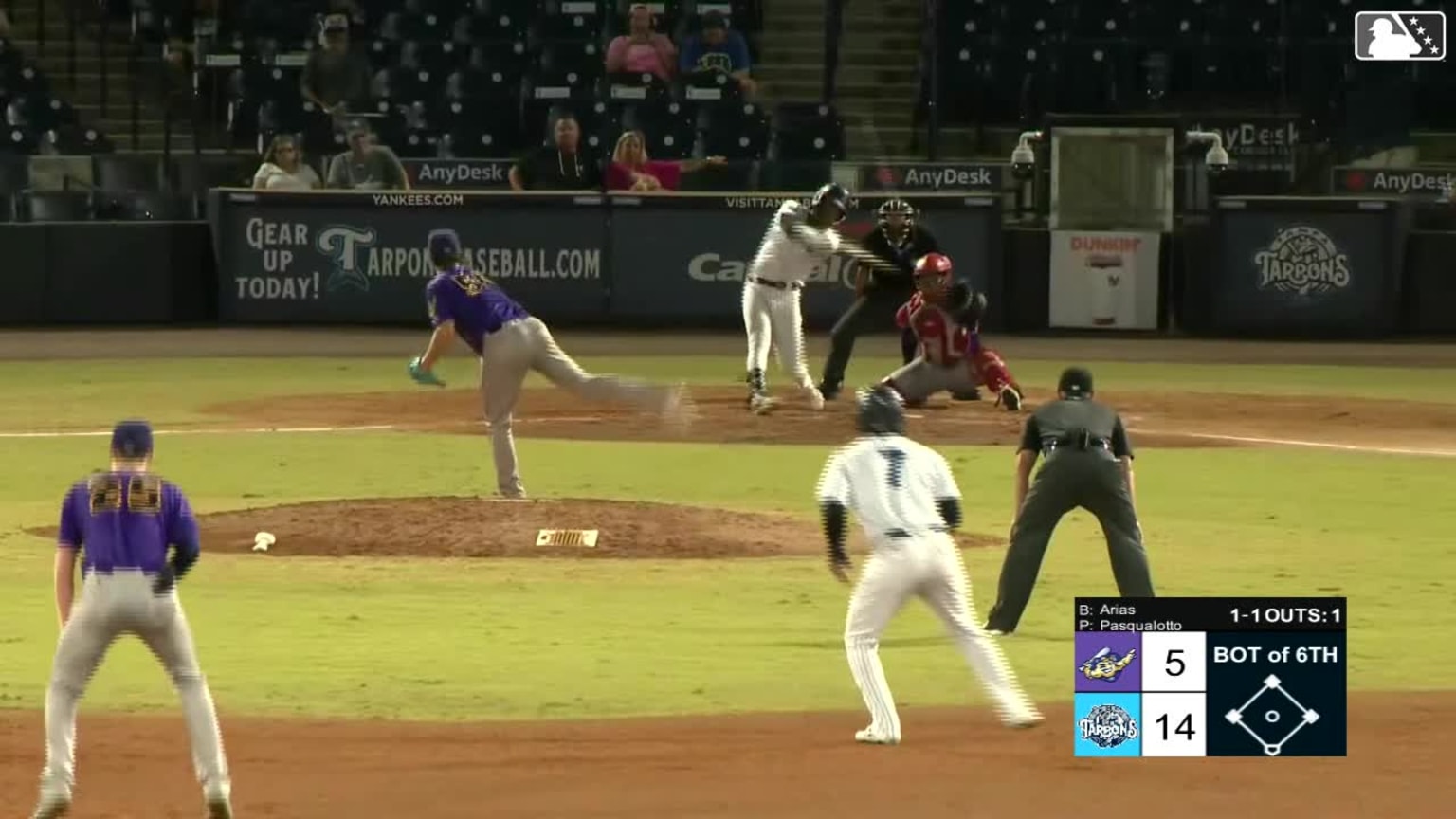 Roderick Arias' bases clearing triple 06/08/2024 Tarpons