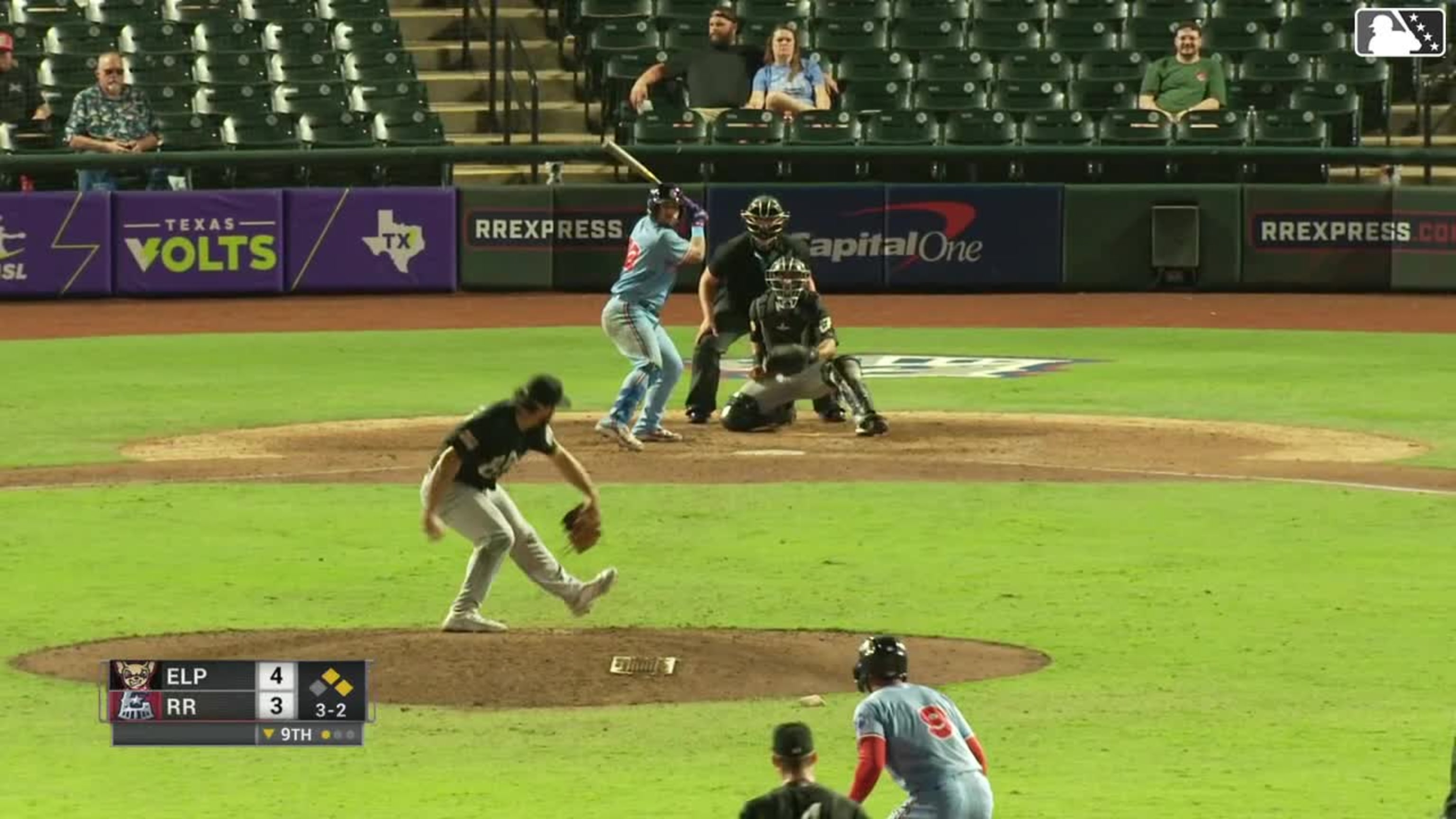 Jasson Domínguez homers (4) on a fly ball to left field. Abrahan