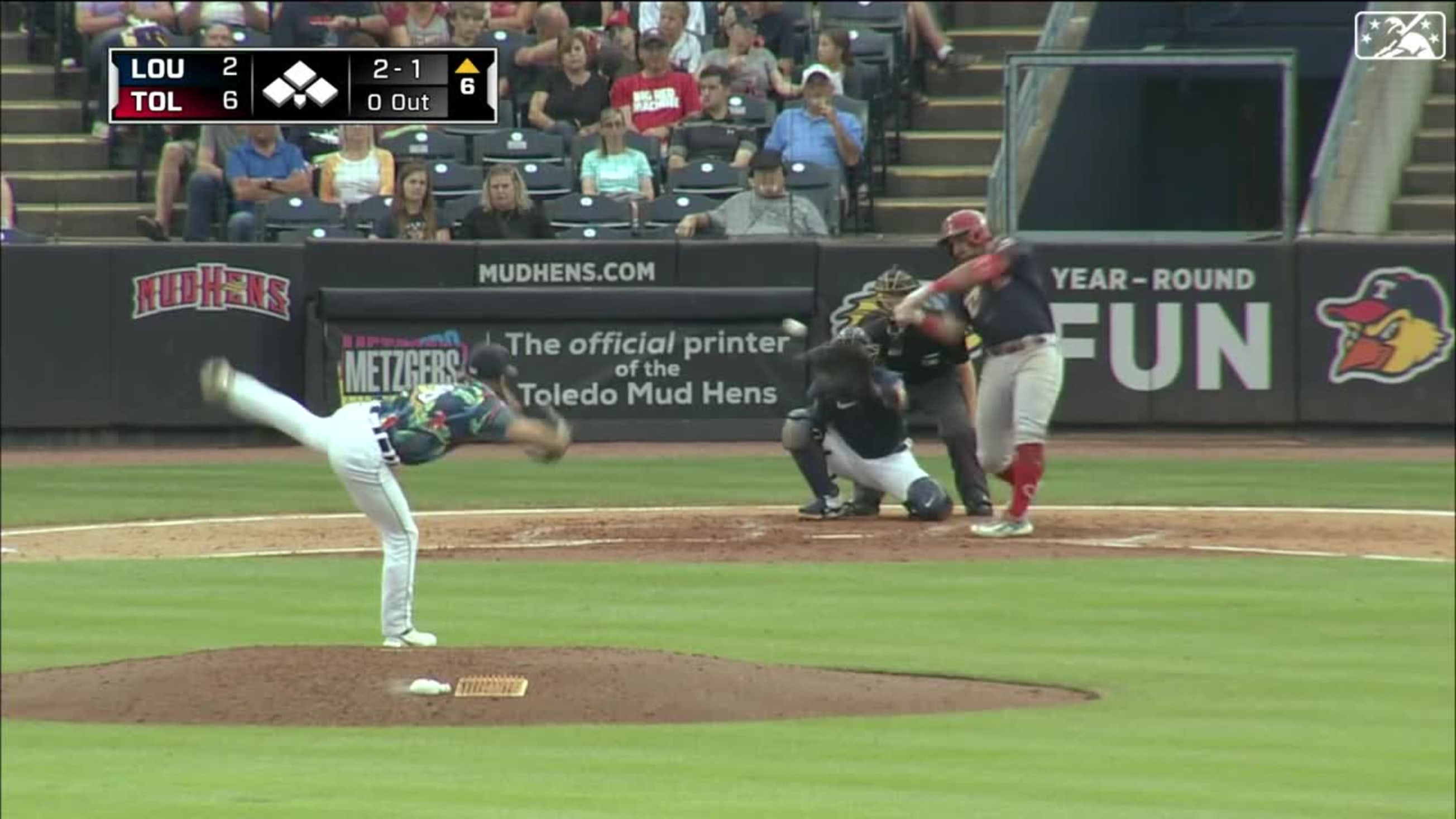 Encarnacion-Strand's solo homer, 05/24/2023