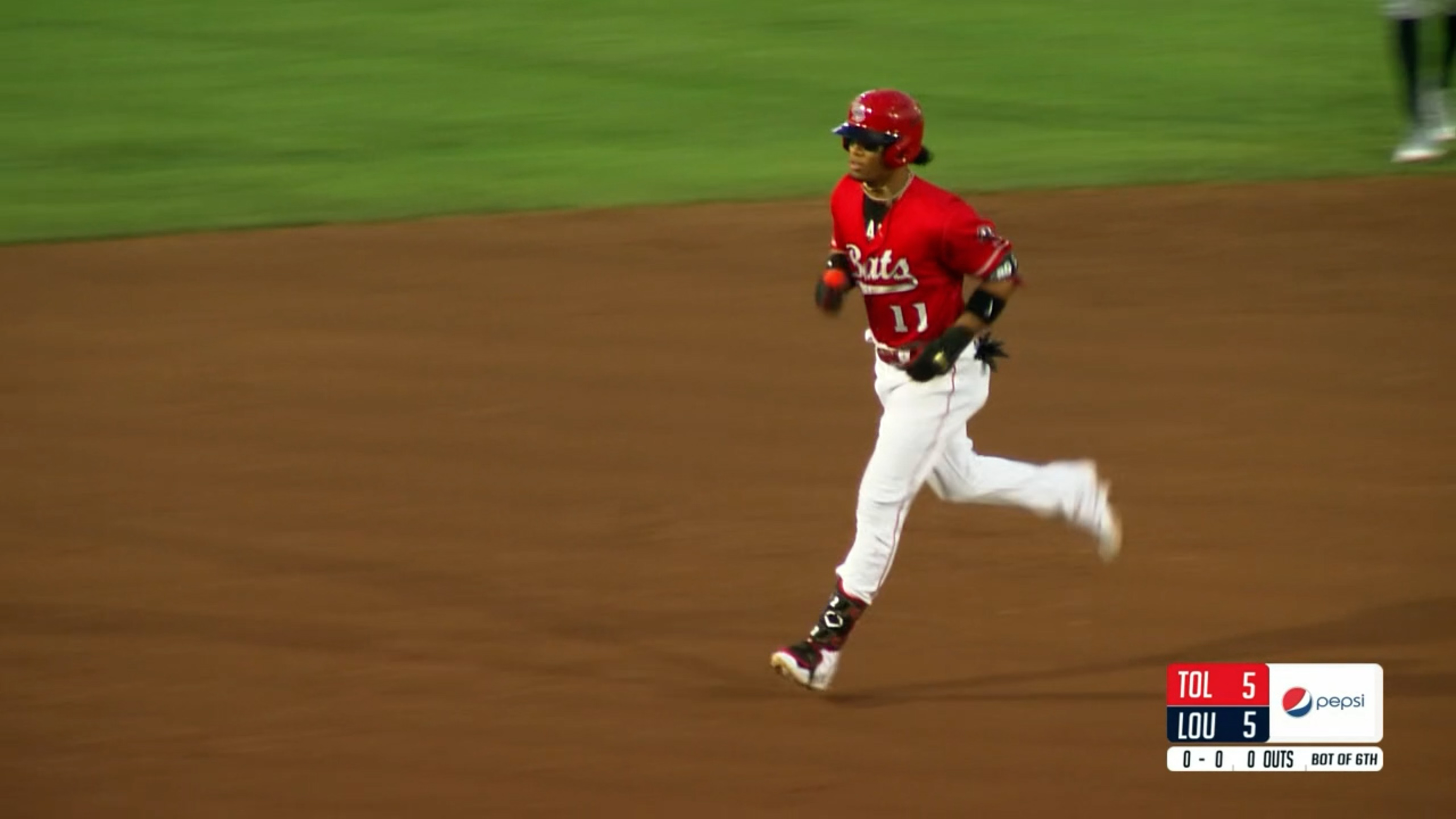 Louisville Bats' Elly De La Cruz displays elite speed, incredible