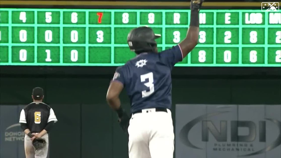 Kyle Lewis' go-ahead home run, 03/31/2023