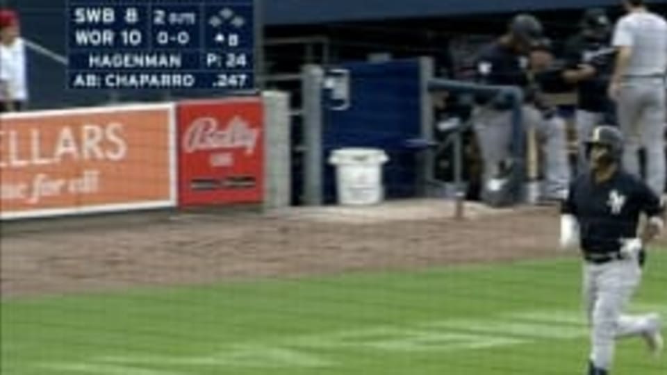 Aaron Judge crashes through door to make potential MLB catch of the year, New York Yankees