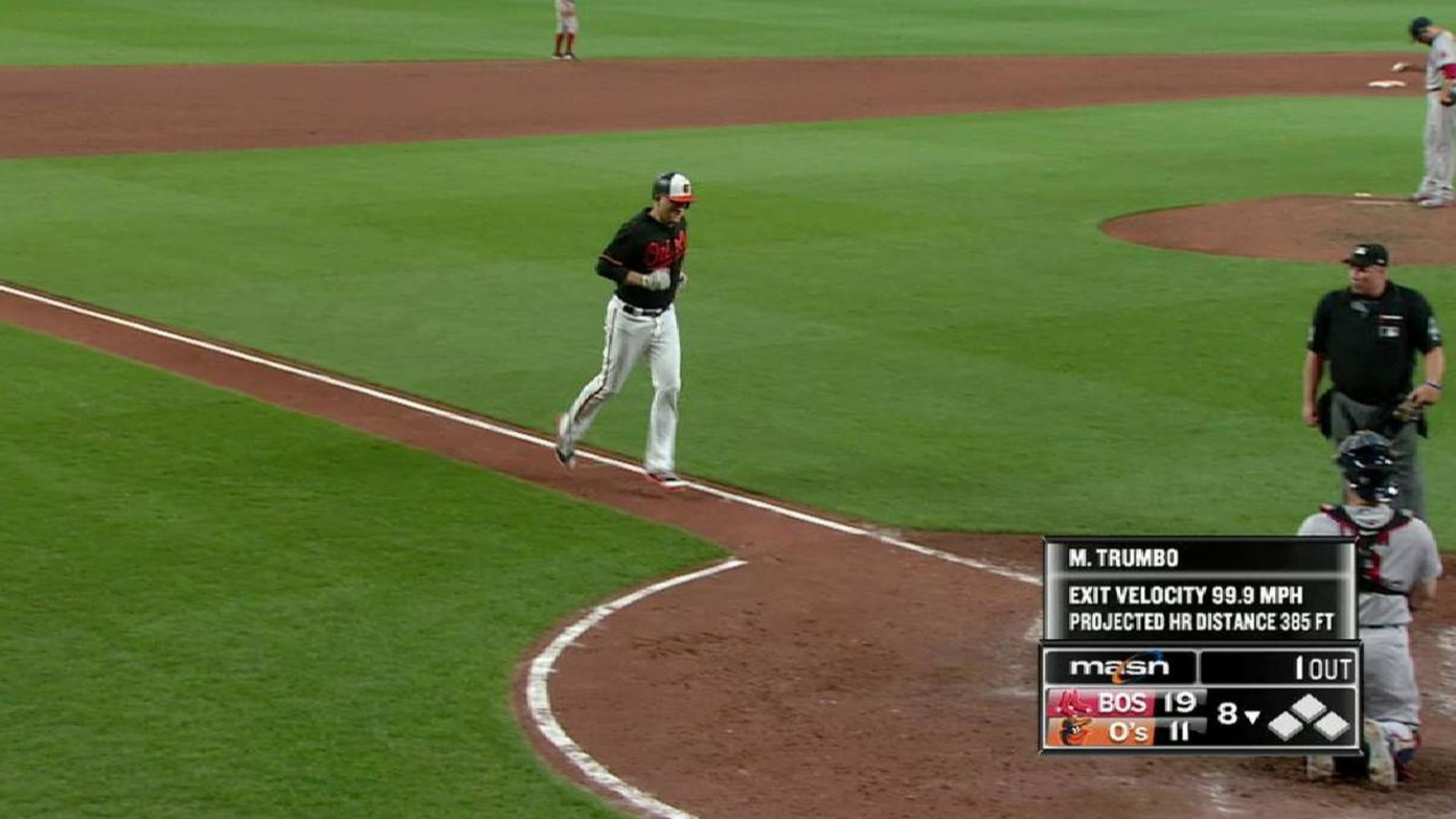Trumbo's opposite-field home run