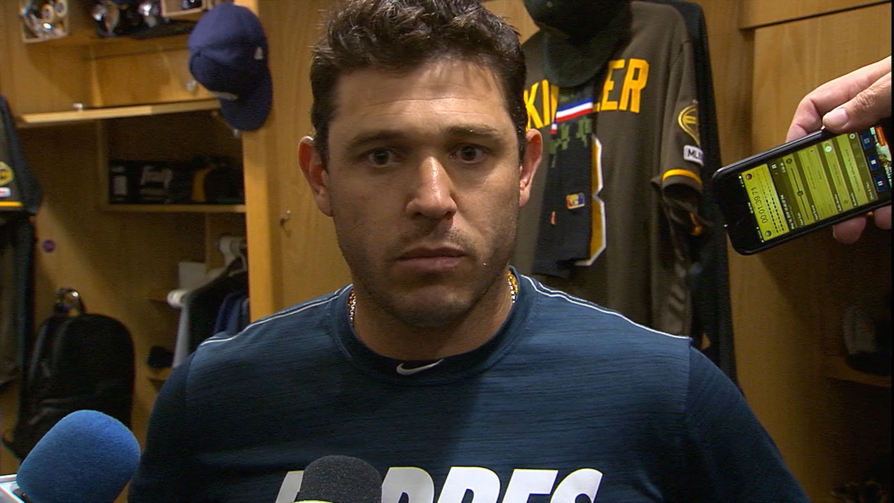 Deadspin] Padres' Ian Kinsler Appears To Celebrate Dinger By