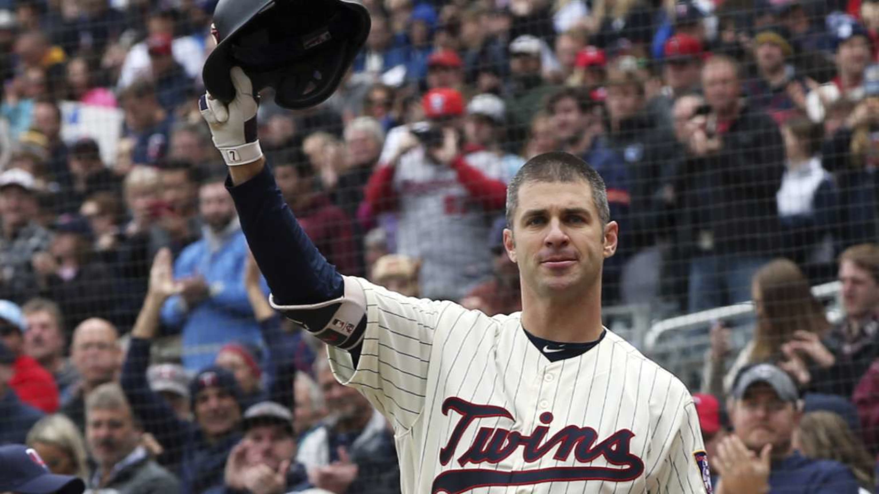 Joe Mauer announces retirement