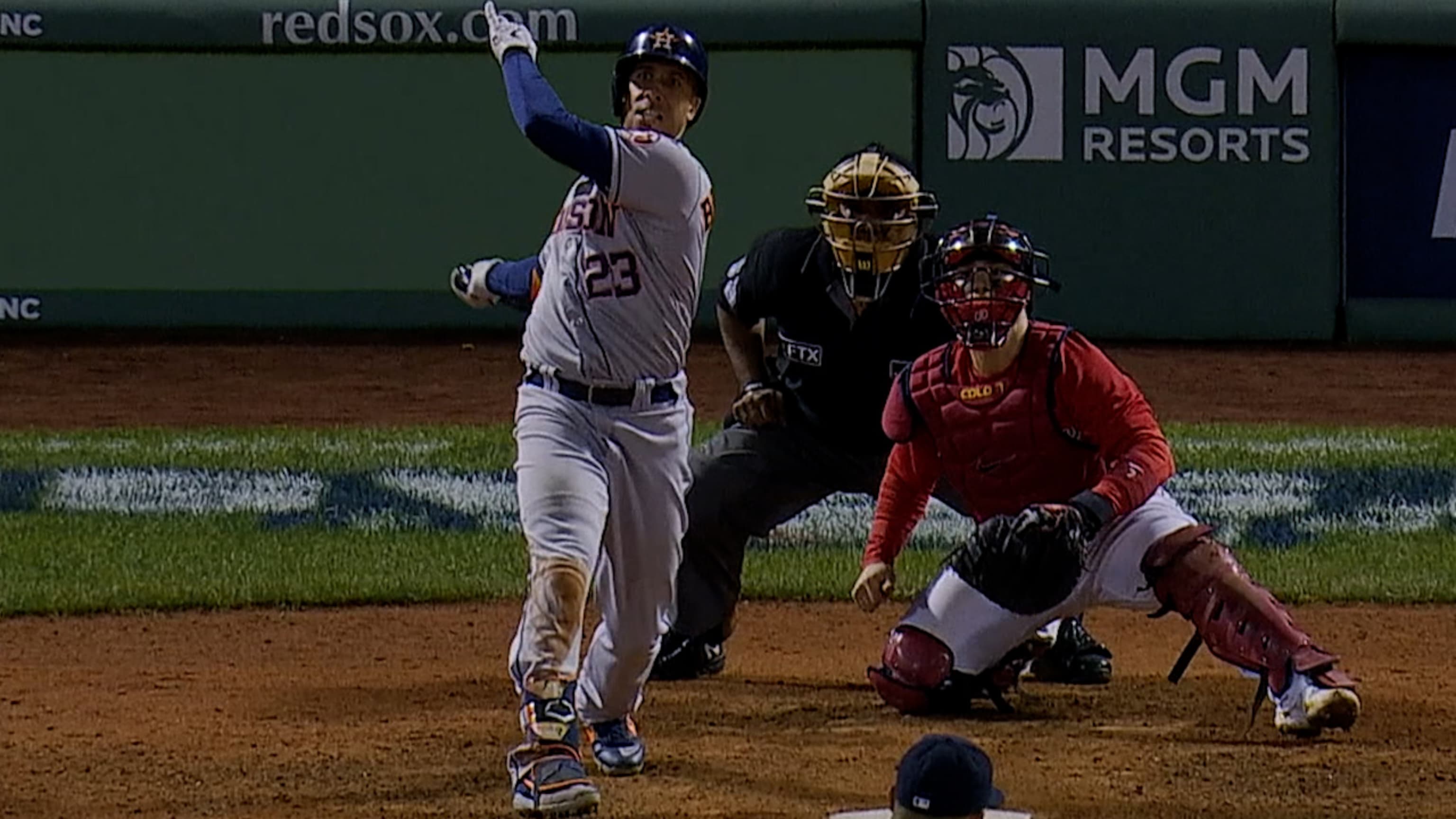 Doble de 3 carreras de Brantley