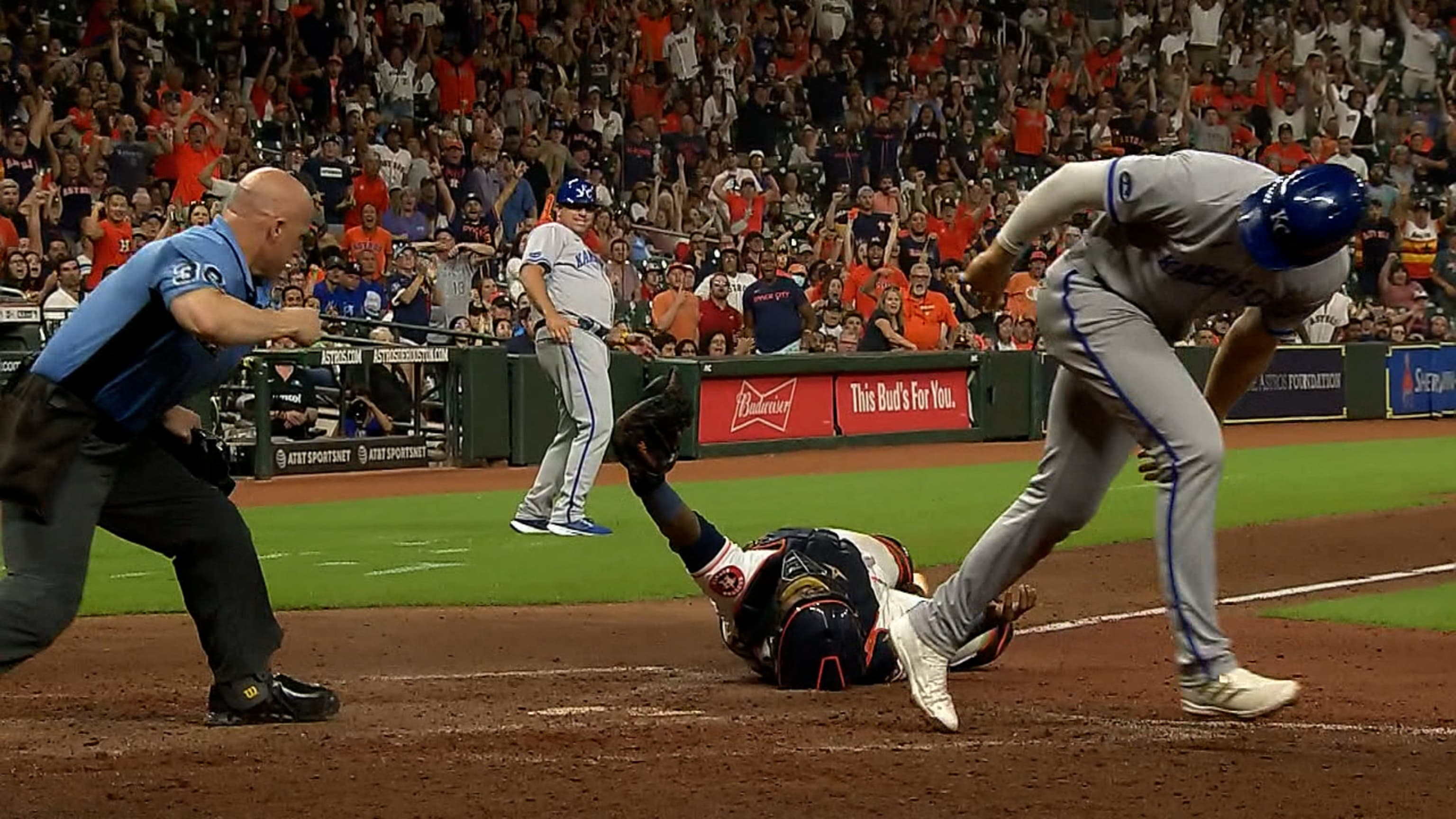 Astros' Yordan Alvarez makes case as MLB's best clutch bat
