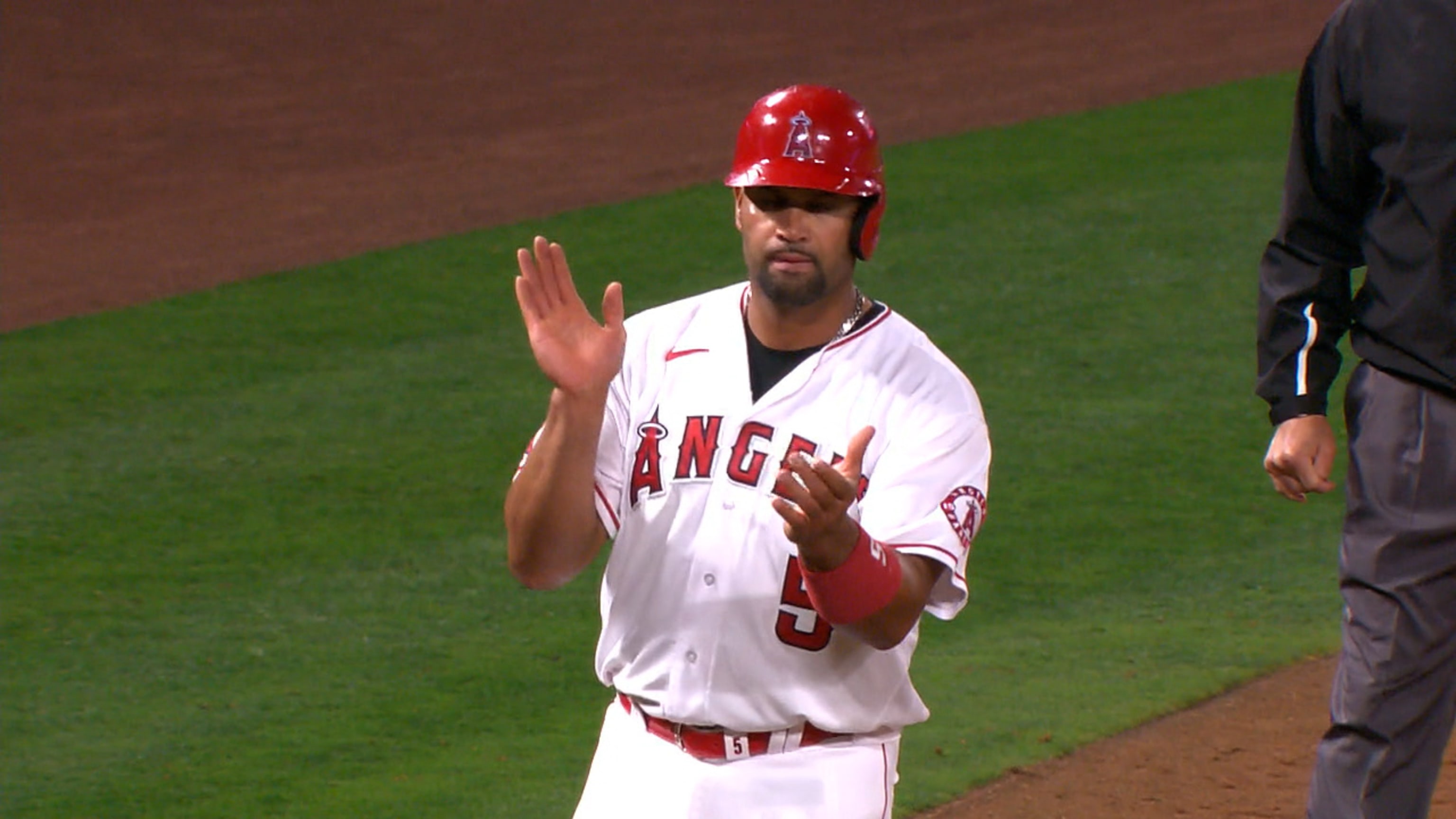 Albert Pujols Steals Third Base Vs Rangers