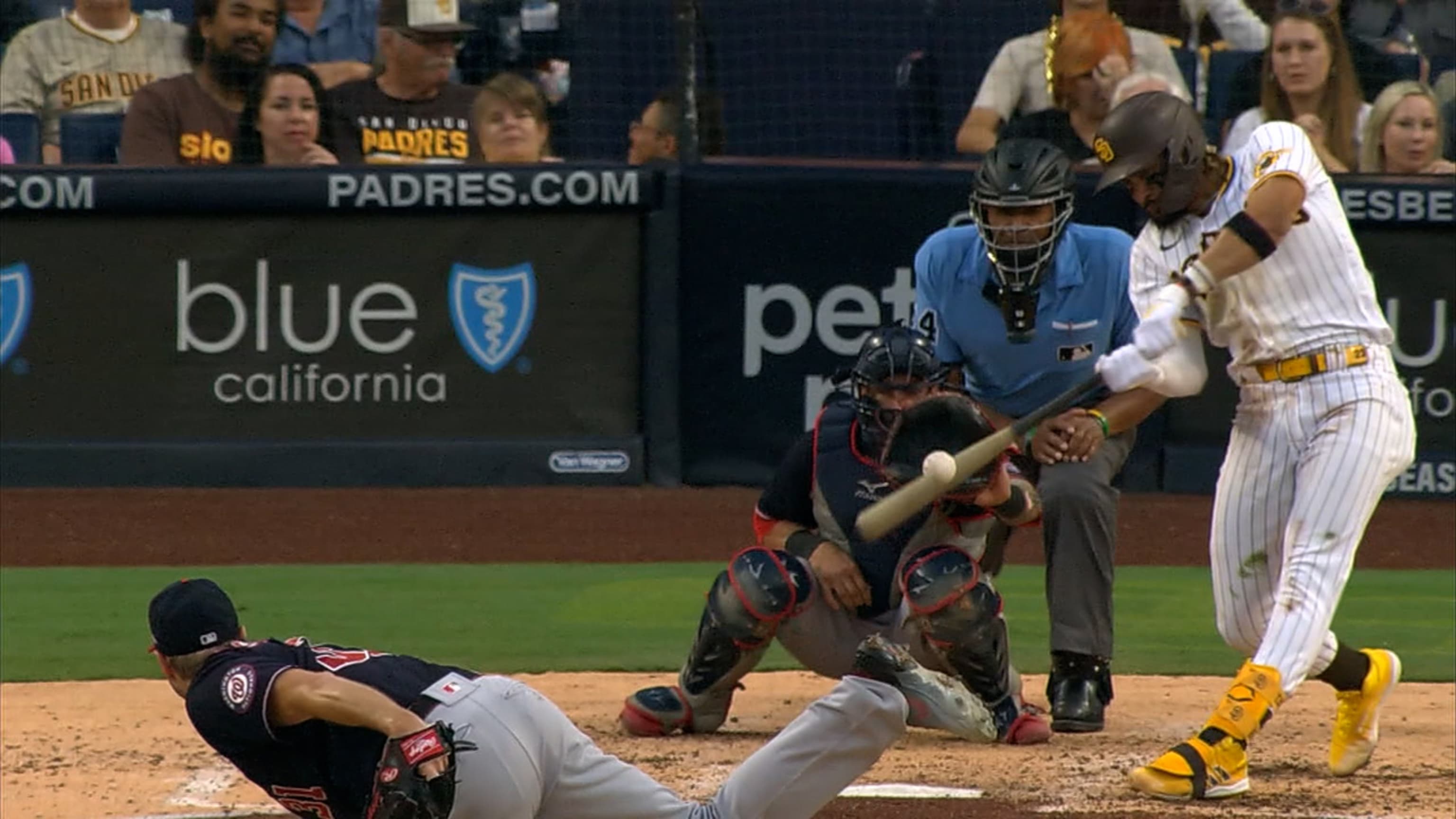 ARI@SD: Finley hits a walk-off grand slam for Padres 