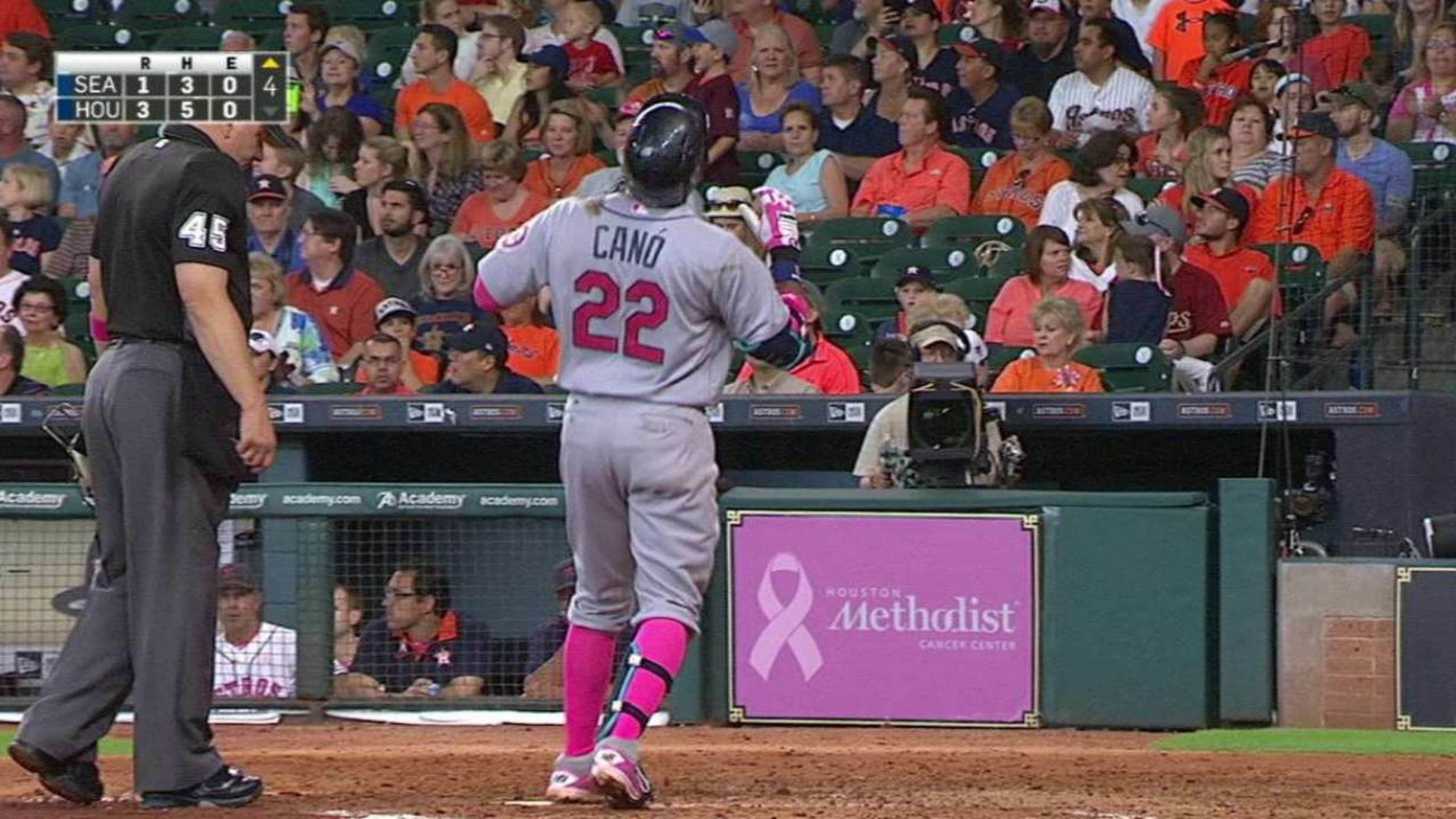 Mother s Day honored by Major League Baseball