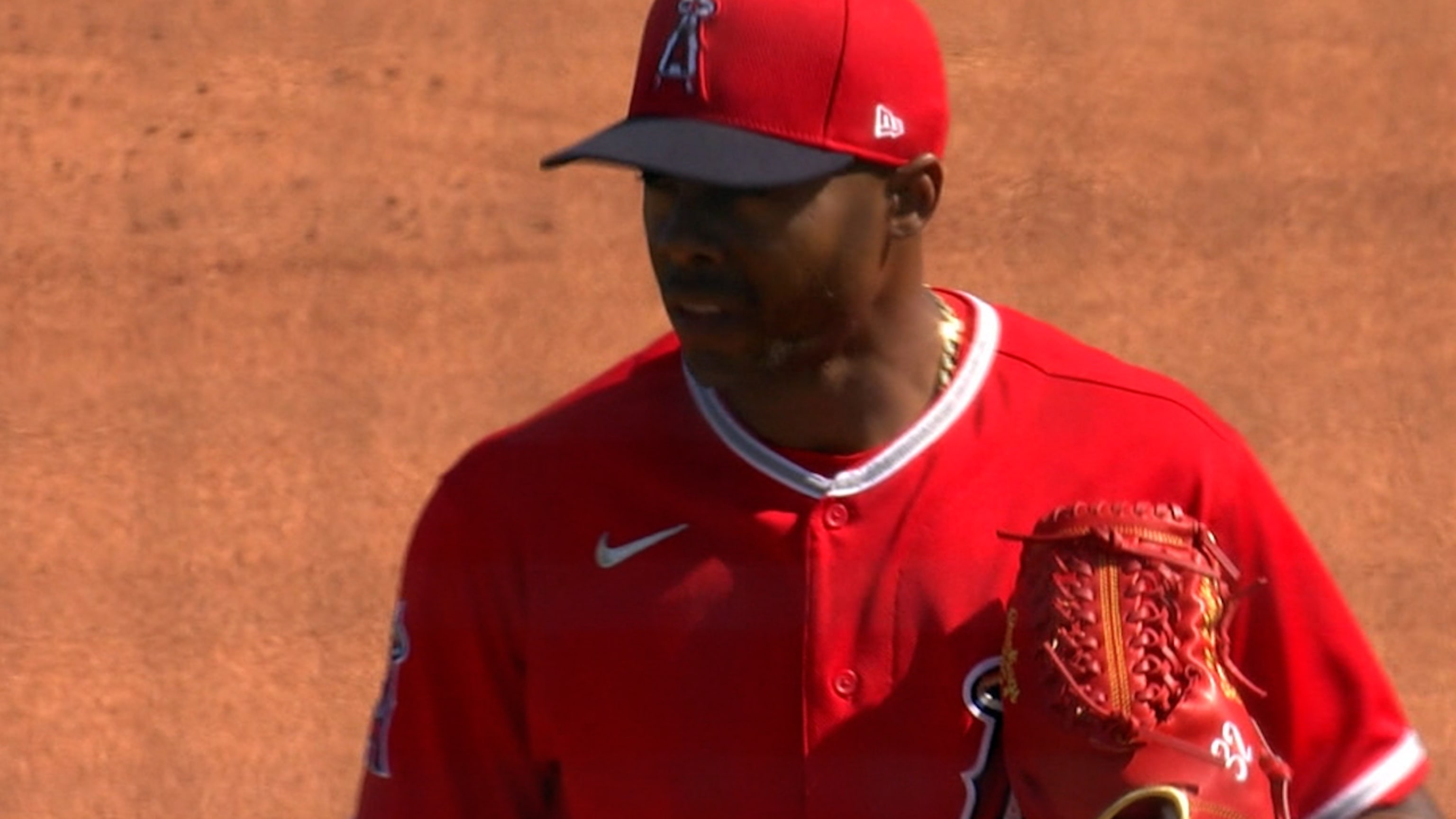 Raisel Iglesias poncha a Jaylin Davis