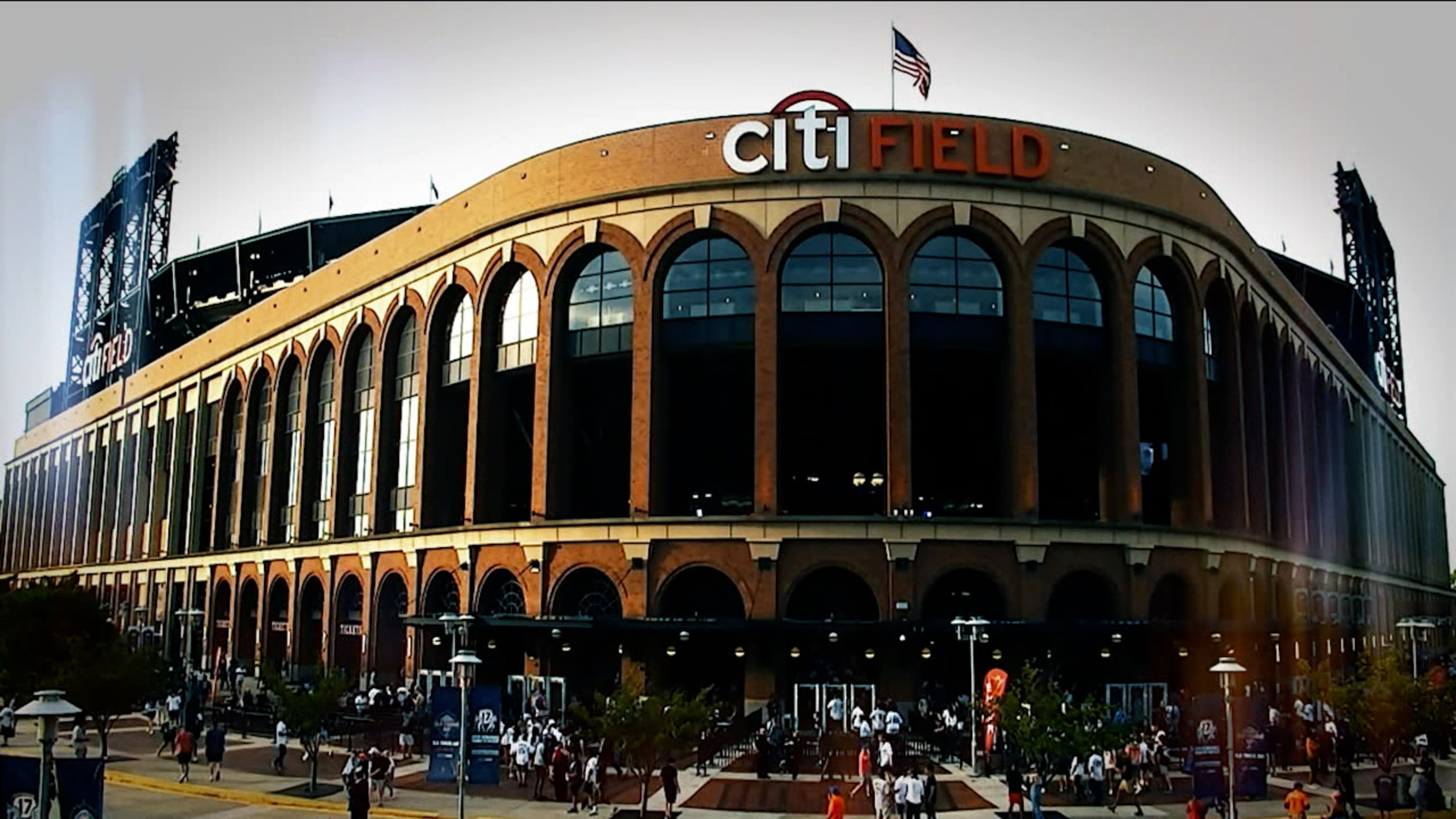 Mets fans downcast after team loses Subway Series opener vs