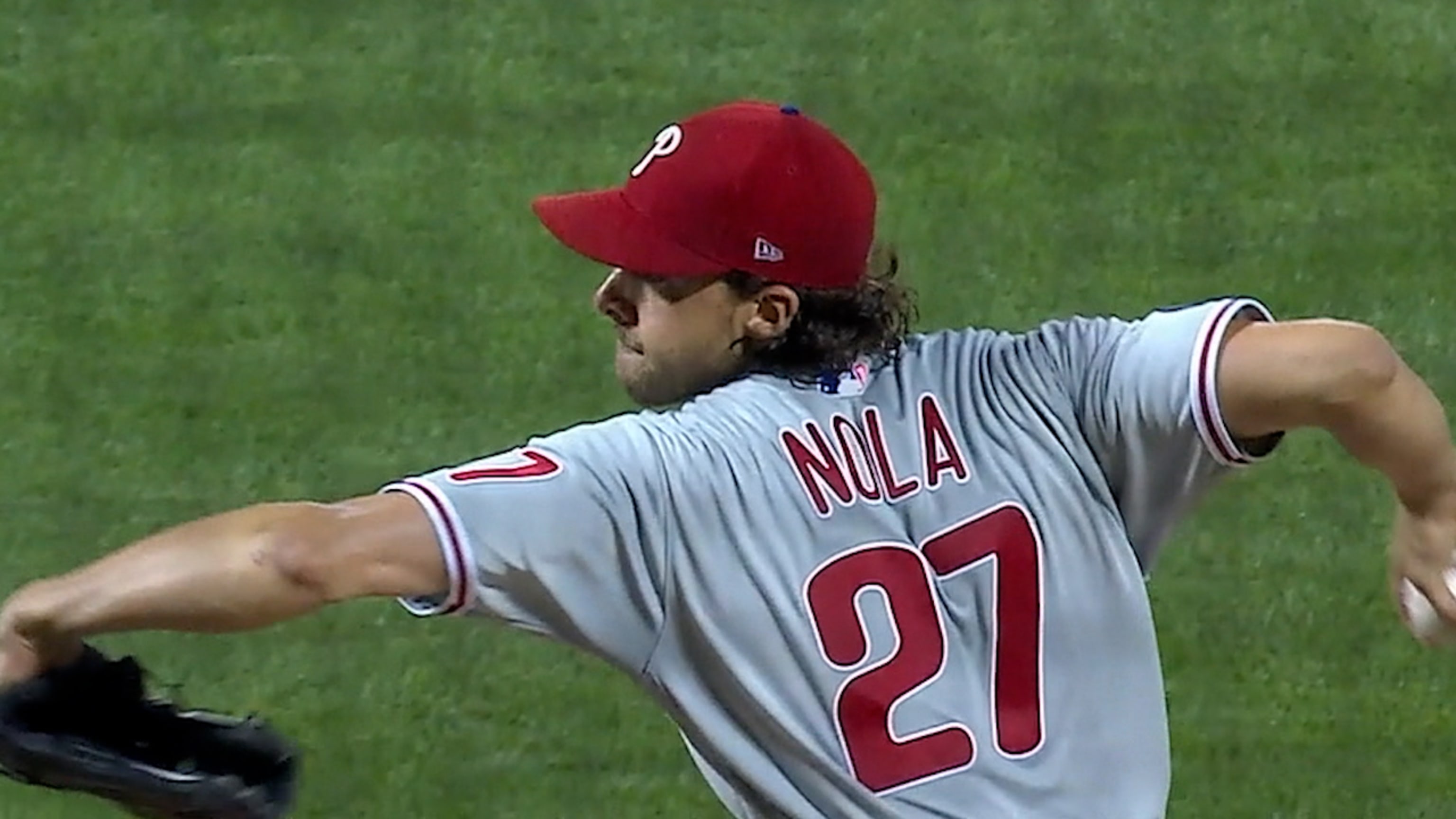 Aaron Nola poncha a nueve