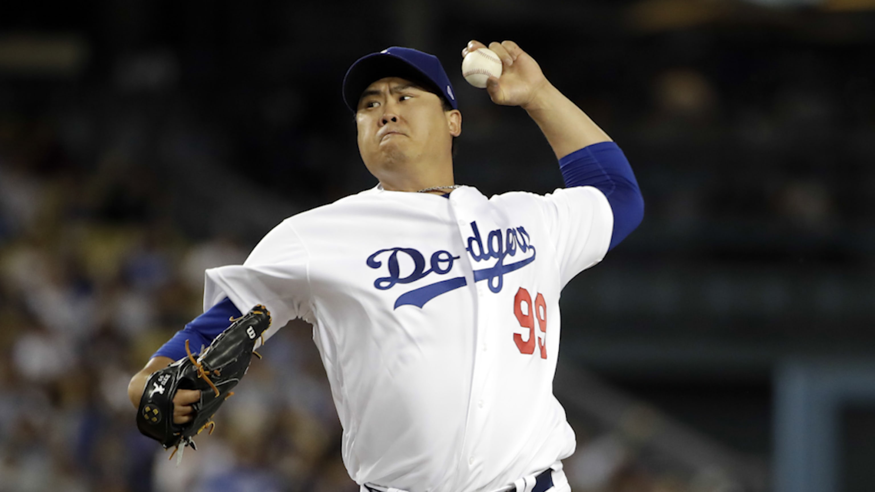 Blue Jays officially sign ace lefty Hyun-Jin Ryu to 4-year deal