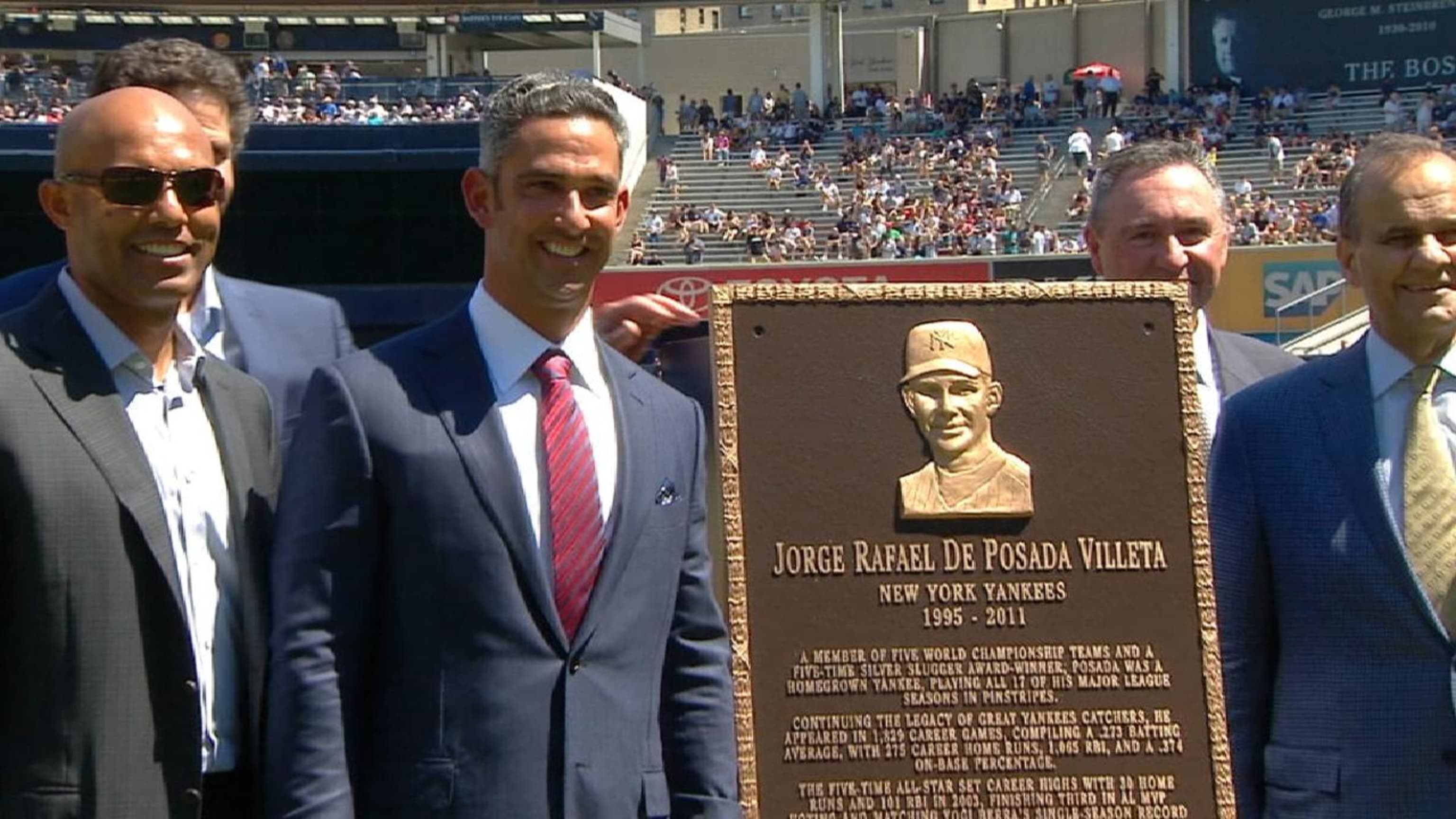 Yankees retiran número de Posada