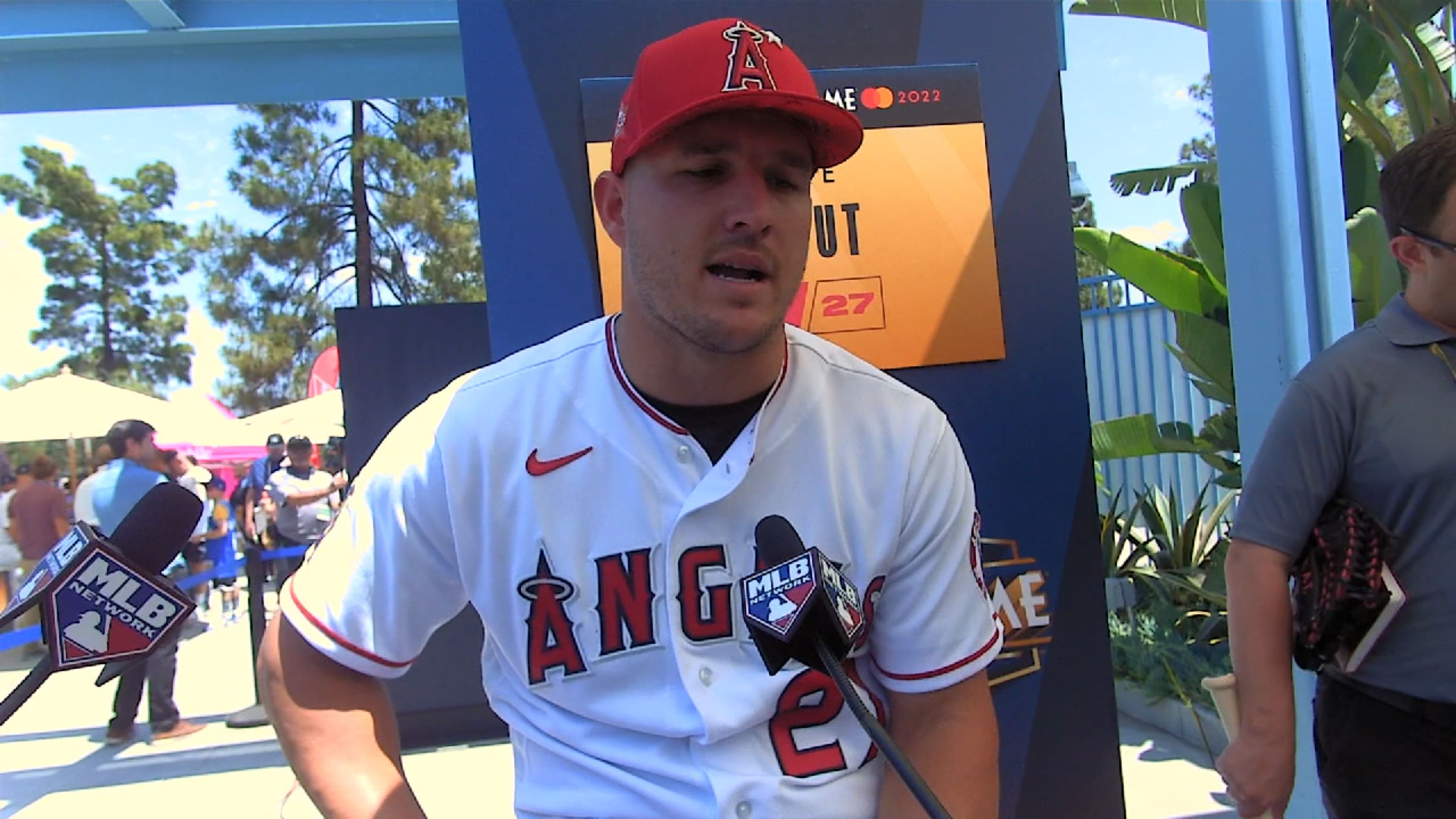 Mike Trout diagnosed with 'pretty rare condition' in back