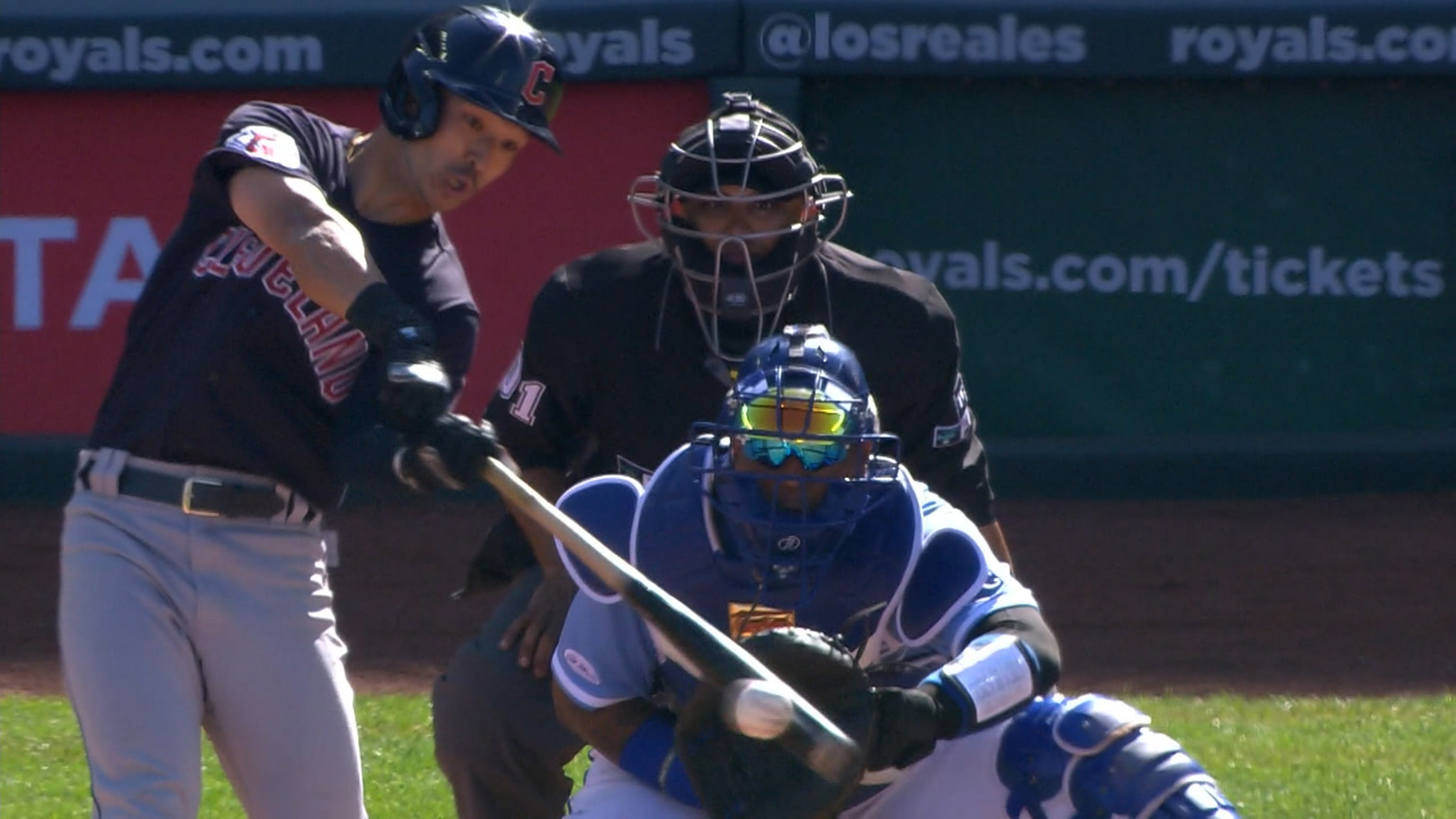 Kwan's 39 swings without a miss