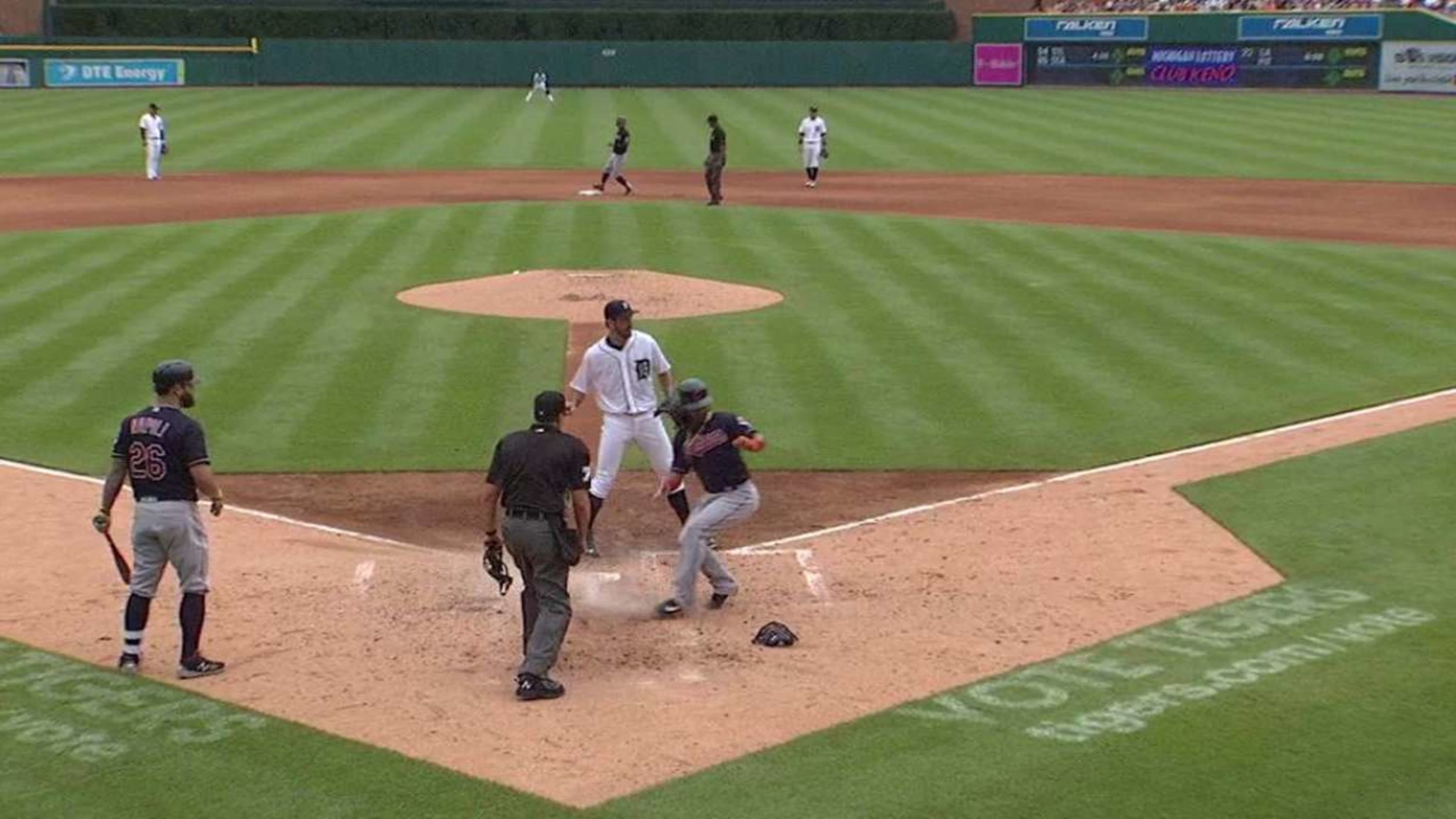 Red Sox Acquire Michael Martinez From Tribe