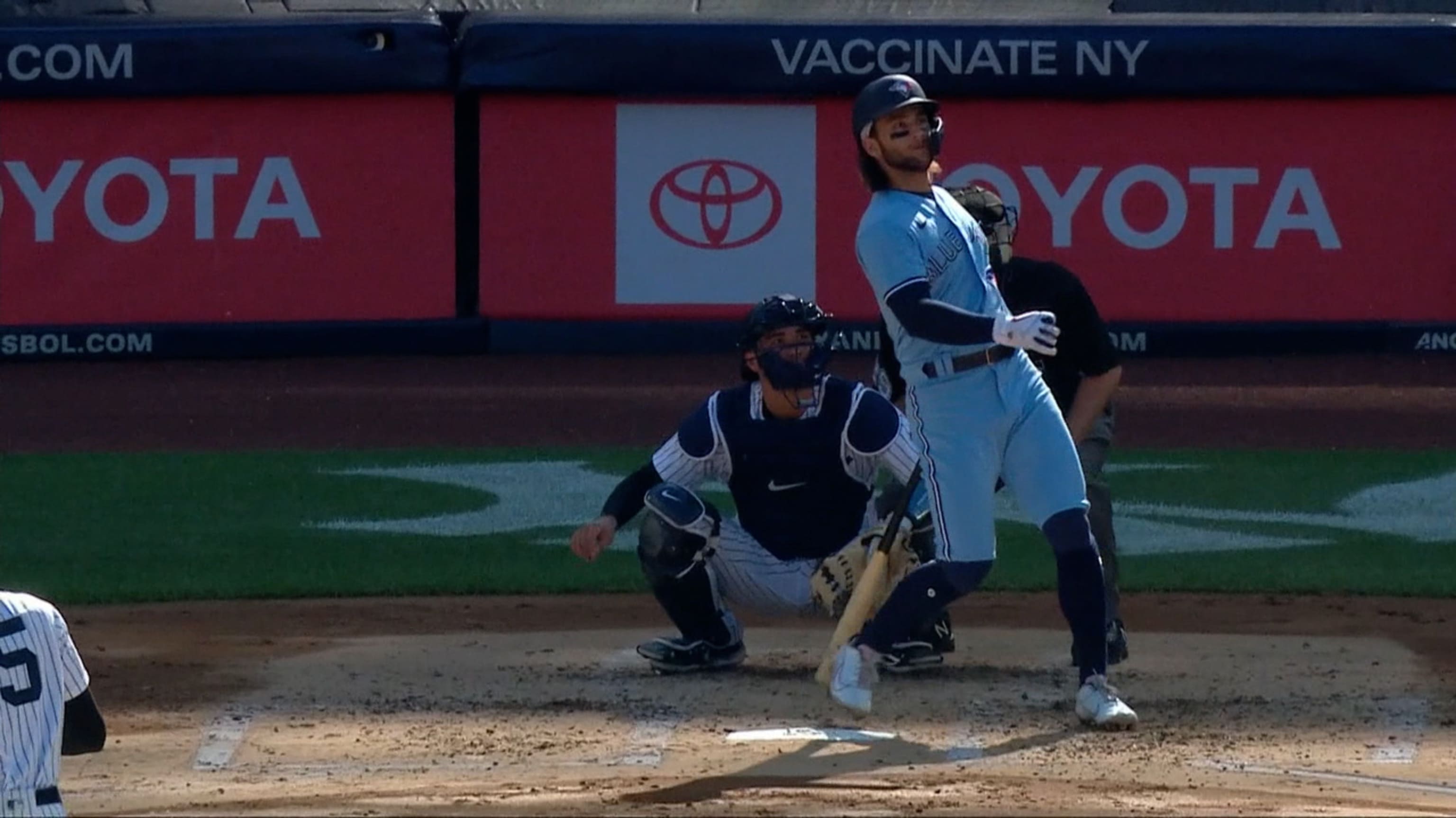 Bichette homers in both games as Blue Jays, Yankees split doubleheader