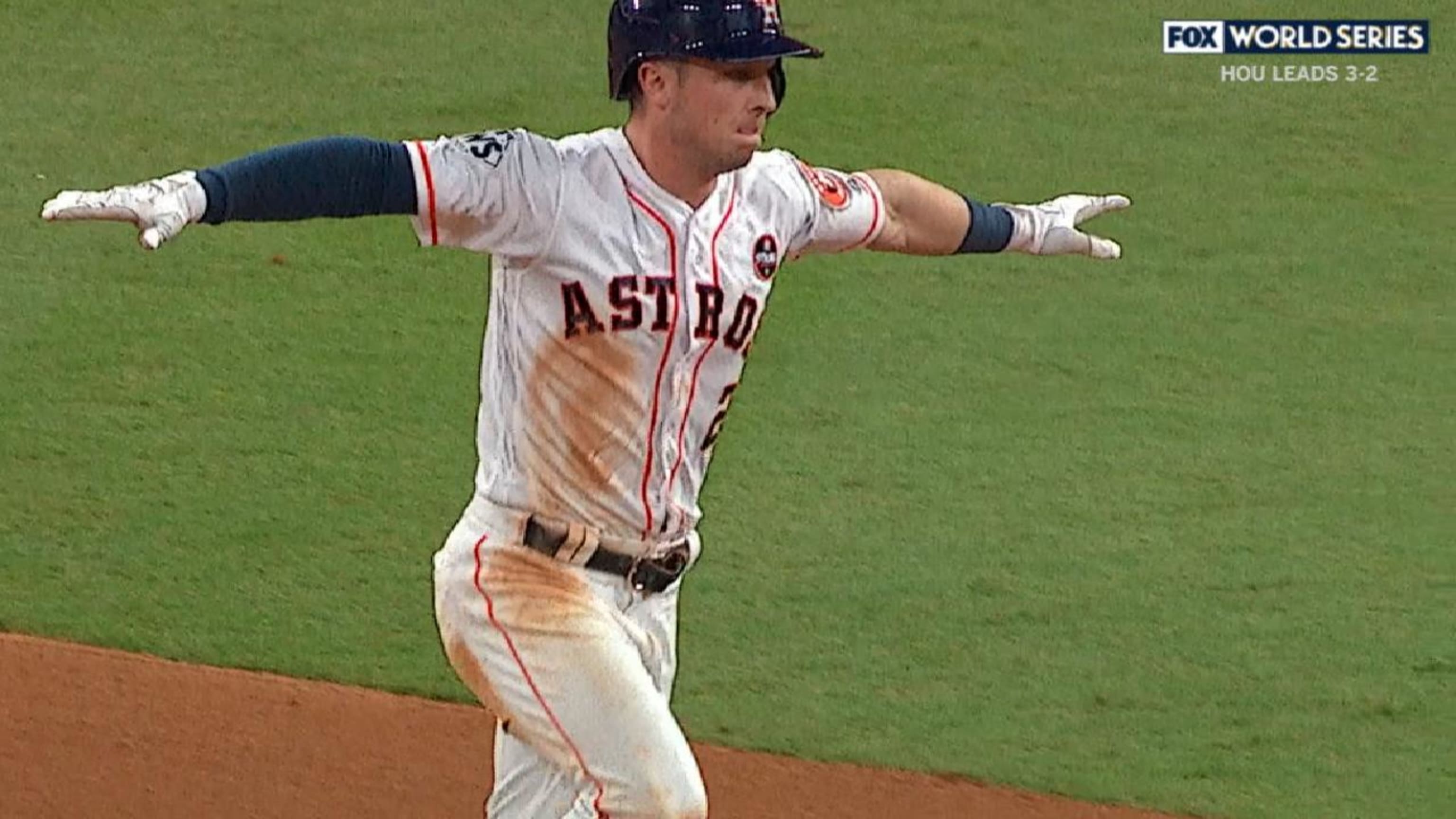 Bregman reaches, driving in Peña, 08/11/2023