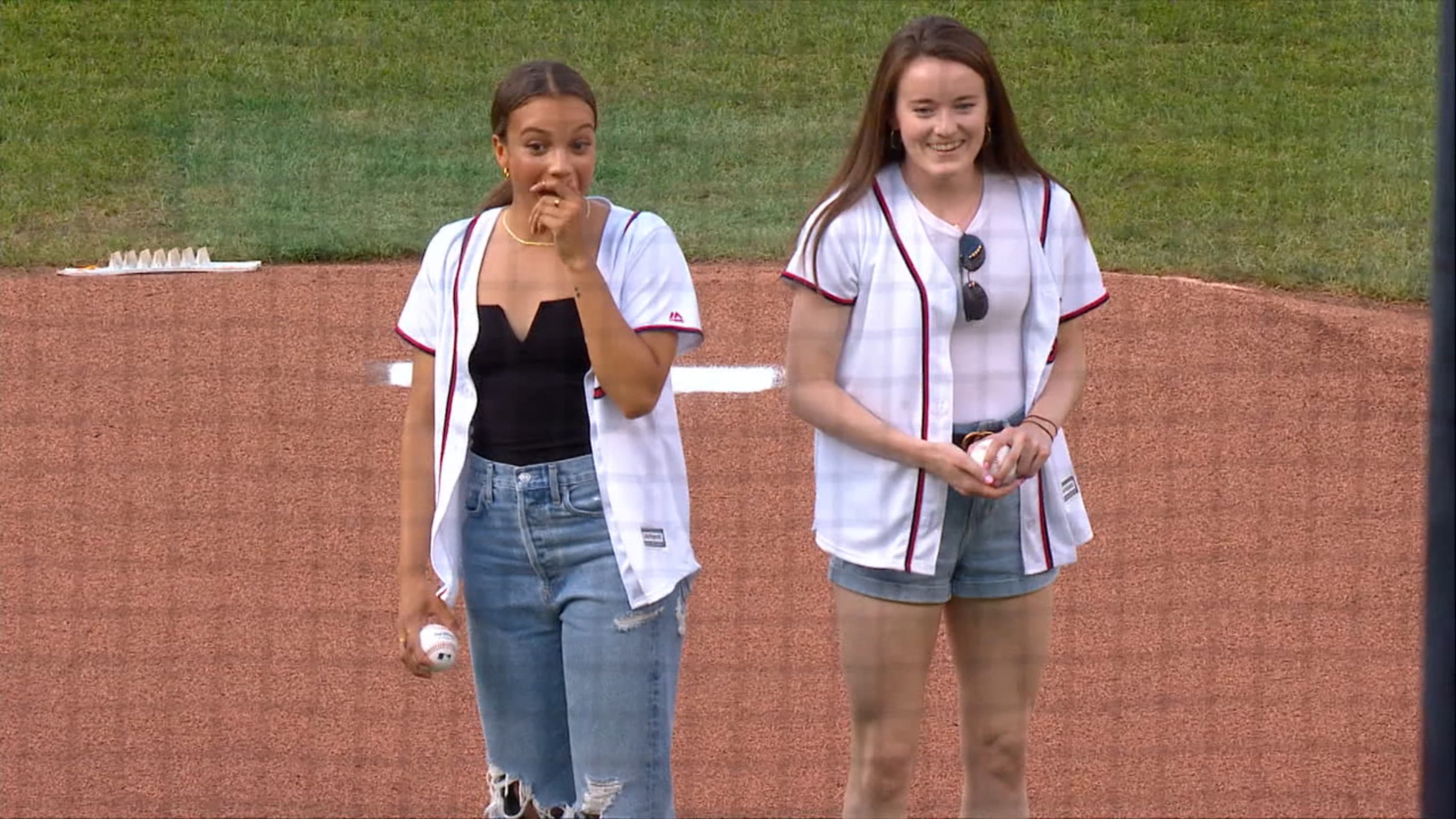 Mallory Pugh, Rose Lavelle throw first pitch