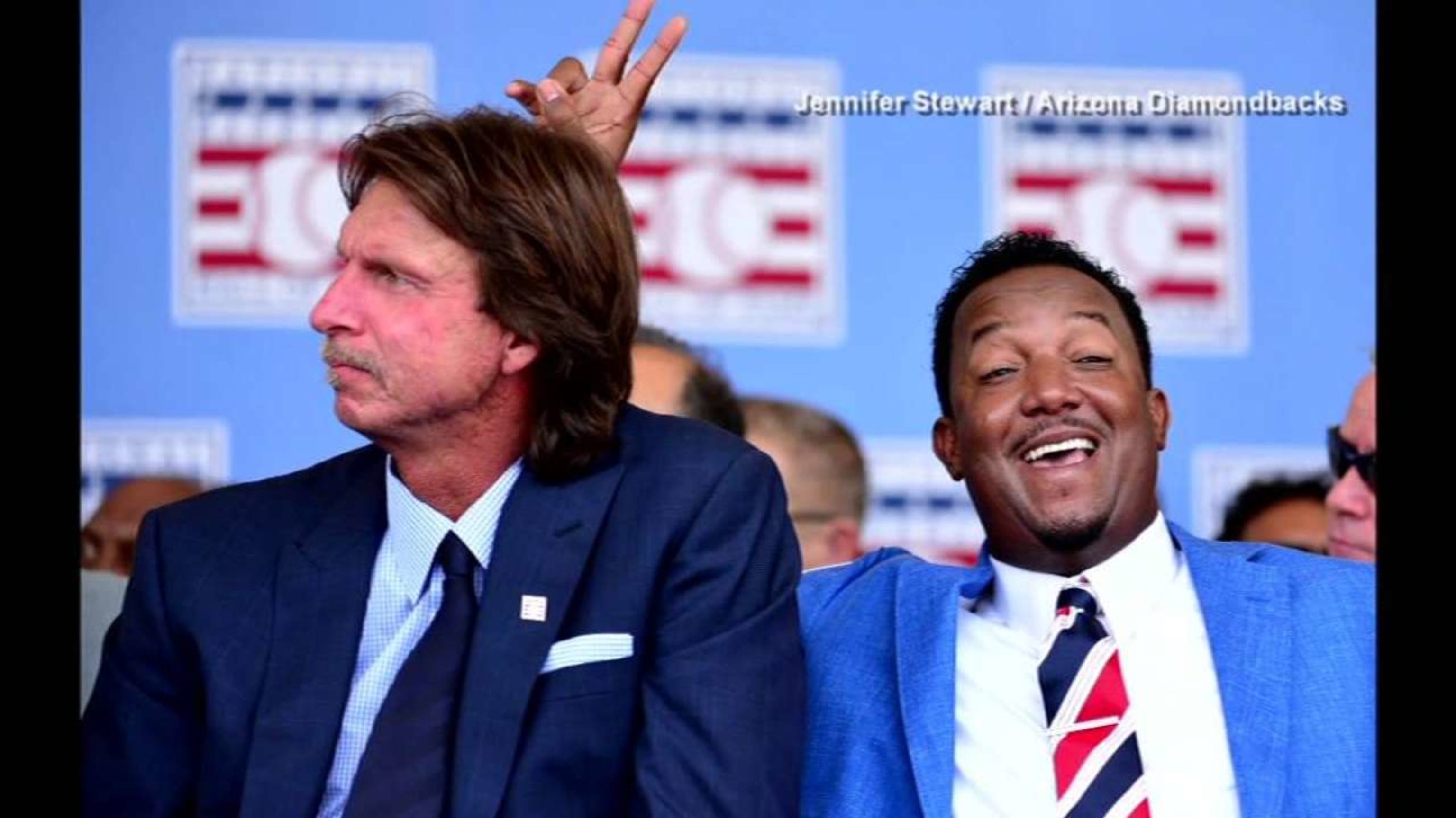 Randy Johnson gives thanks in D-backs retirement ceremony