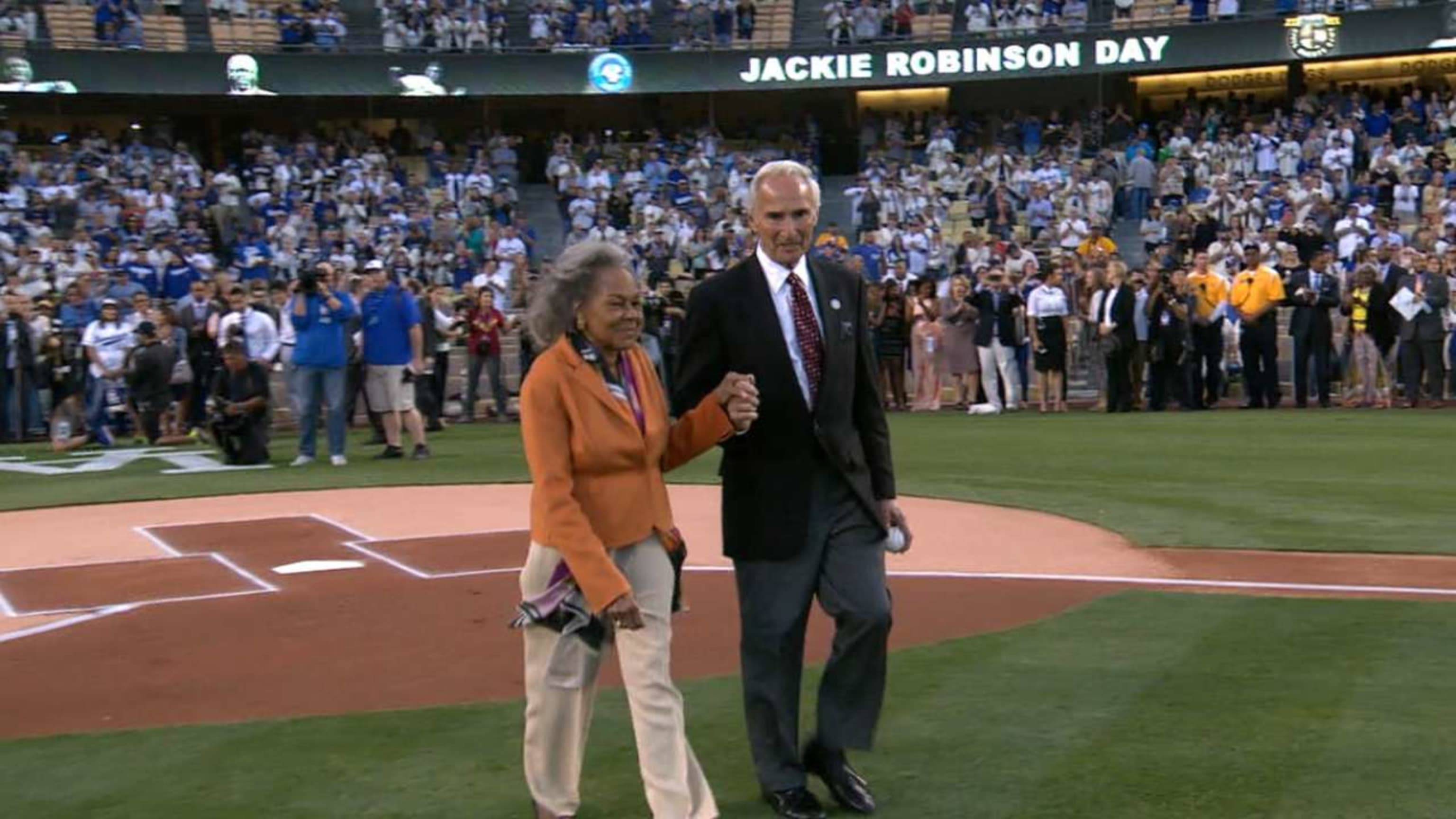 Dodgers celebrate Jackie's day