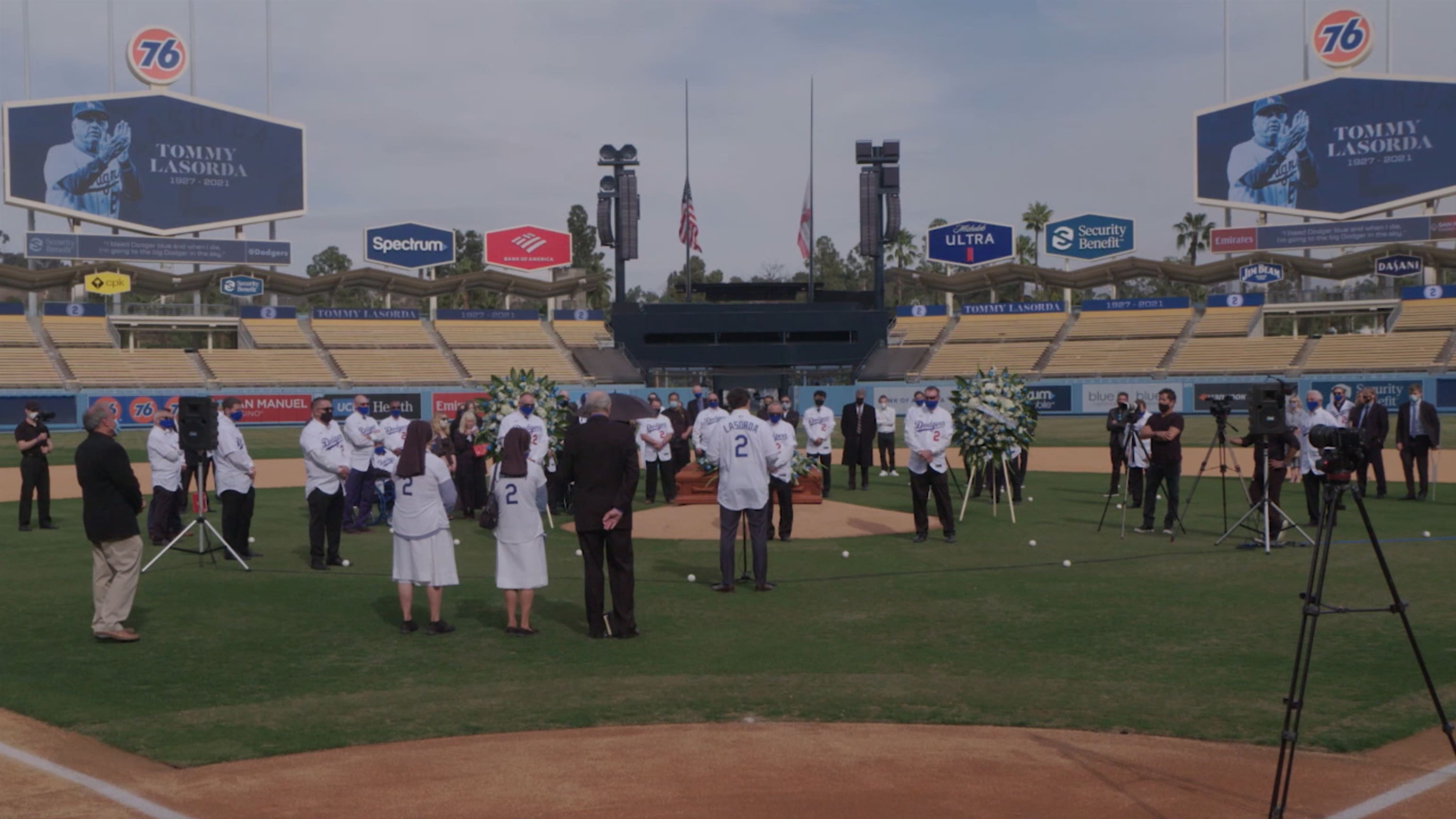 Dodgers pay tribute to Lasorda